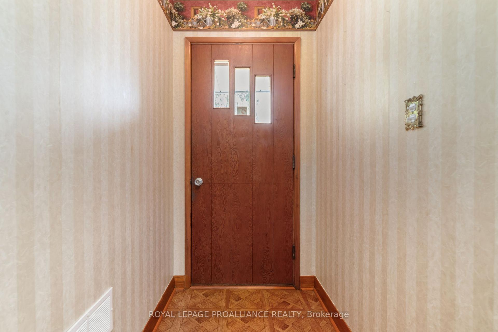 Photo 5 of 91 Southview Avenue, Belleville, Belleville Ward — HOMEH