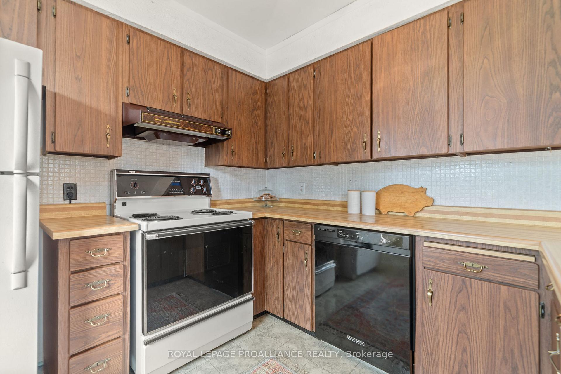 Photo 33 of 91 Southview Avenue, Belleville, Belleville Ward — HOMEH
