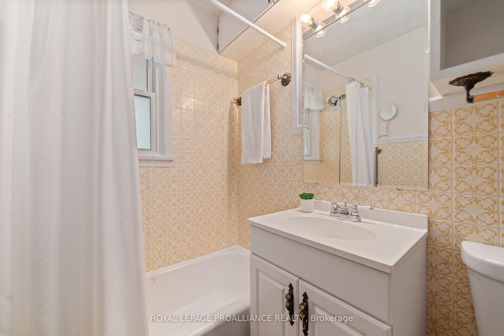 Photo 19 of 91 Southview Avenue, Belleville, Belleville Ward — HOMEH