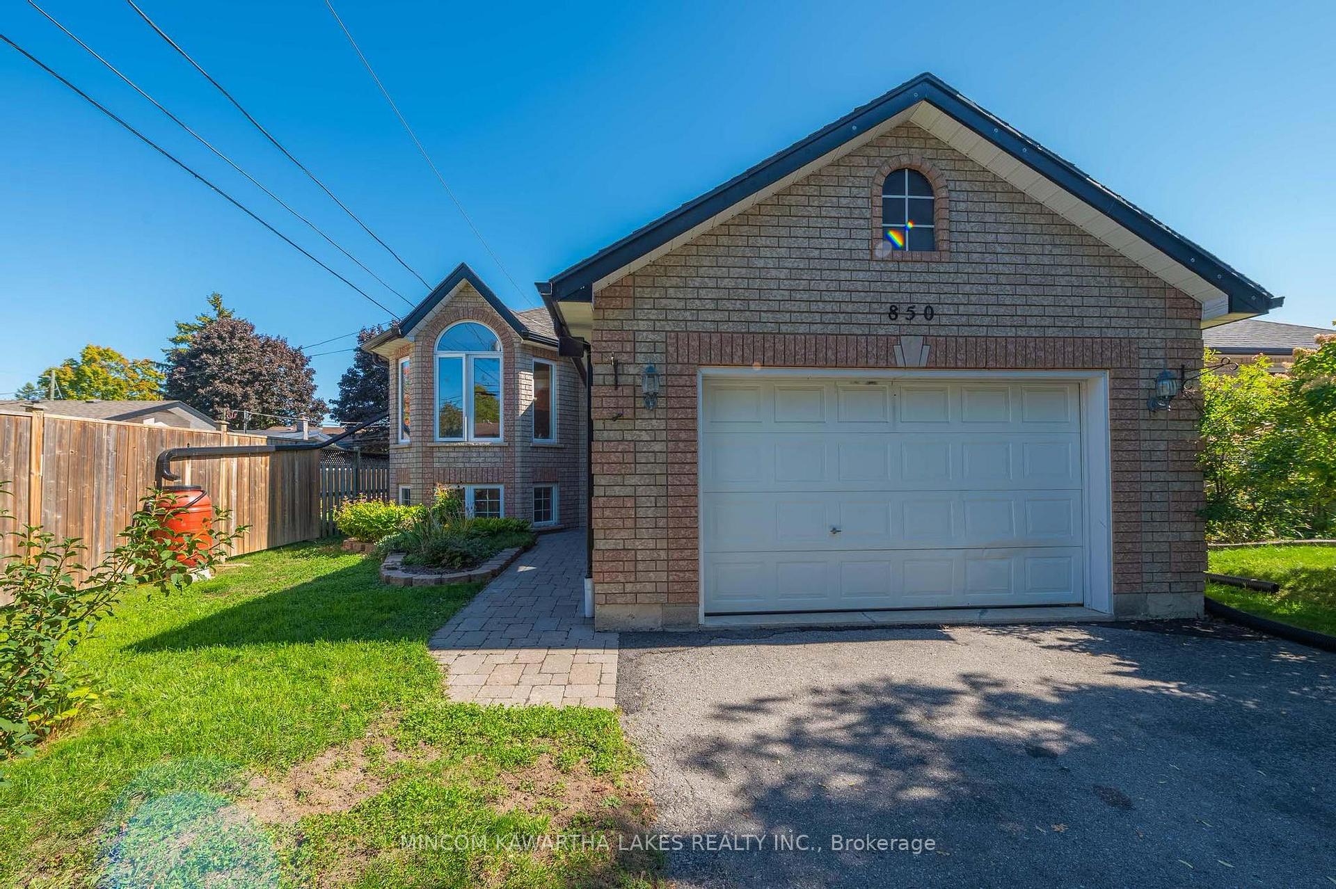 Photo 1 of 850 Hemlock Street, Peterborough, Northcrest Ward 5 — HOMEH
