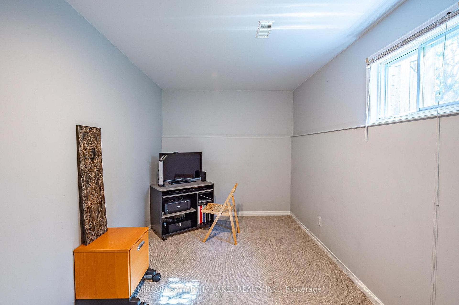 Photo 33 of 850 Hemlock Street, Peterborough, Northcrest Ward 5 — HOMEH