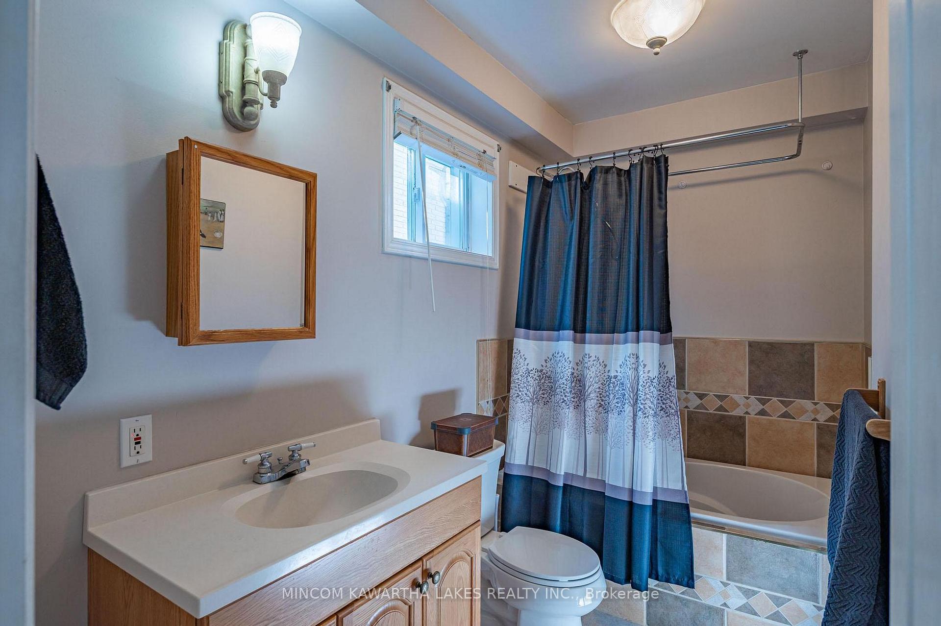 Photo 36 of 850 Hemlock Street, Peterborough, Northcrest Ward 5 — HOMEH