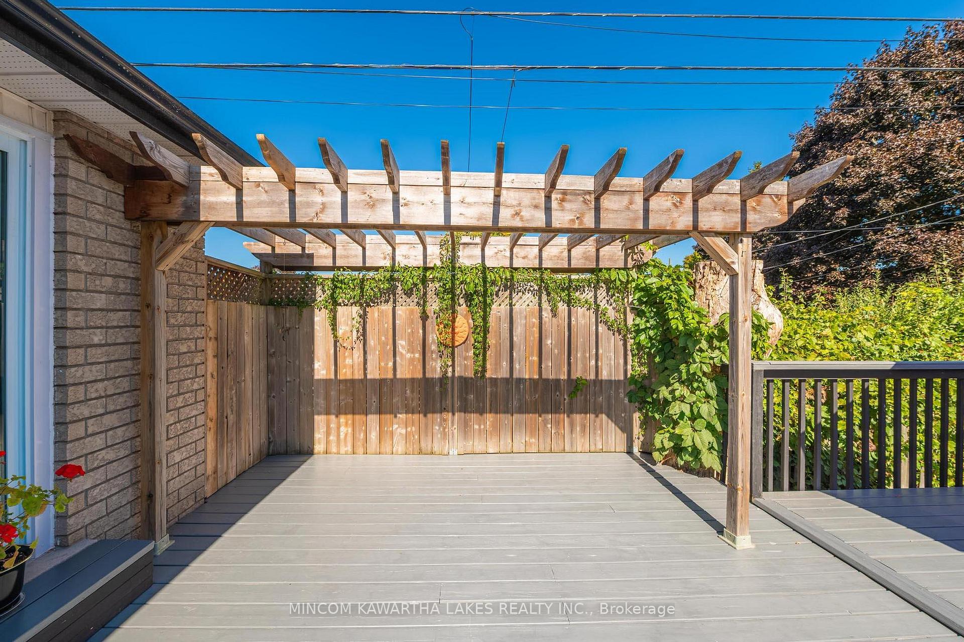 Photo 42 of 850 Hemlock Street, Peterborough, Northcrest Ward 5 — HOMEH
