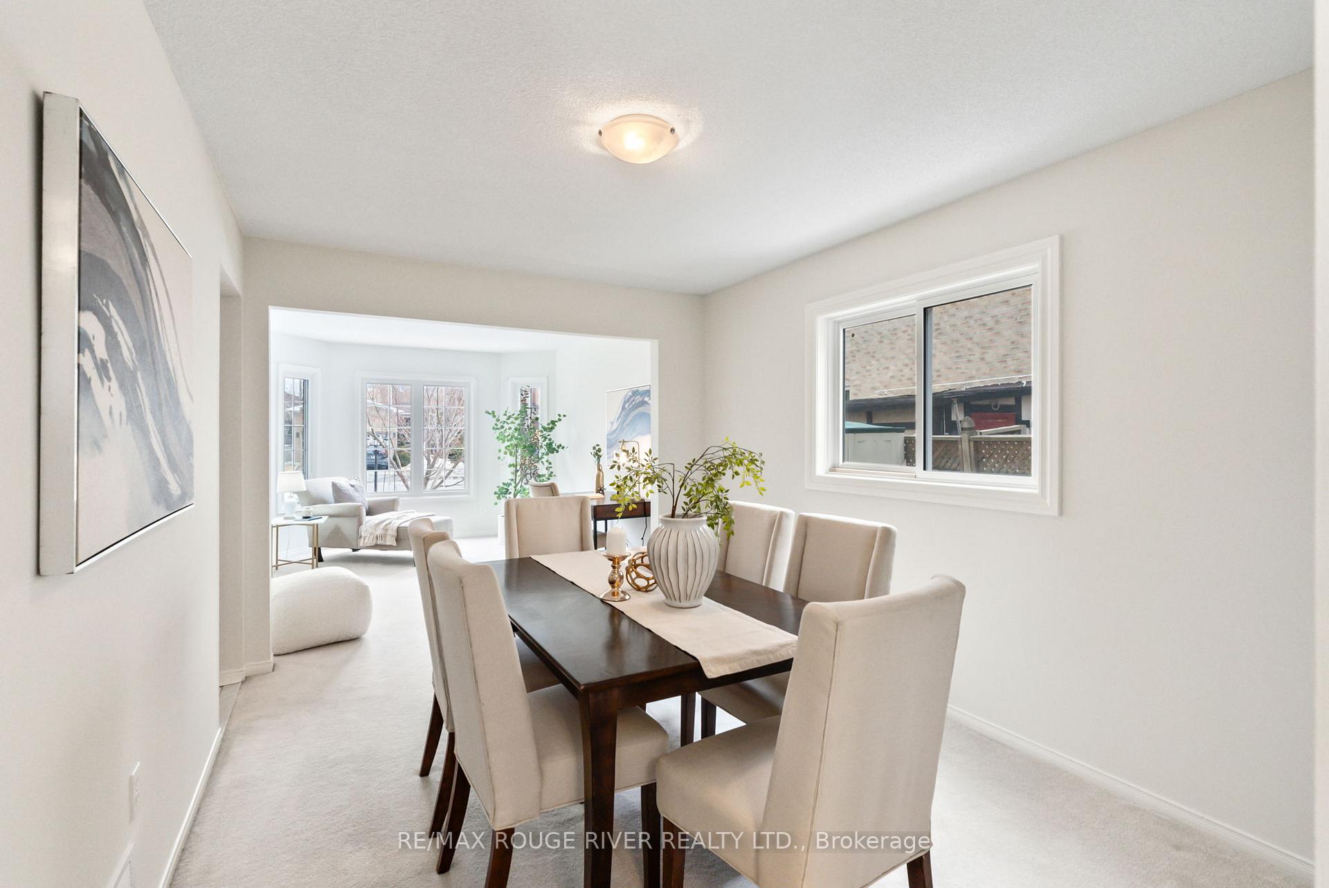 Photo 6 of 22 Valleywood Drive, Whitby, Williamsburg — HOMEH