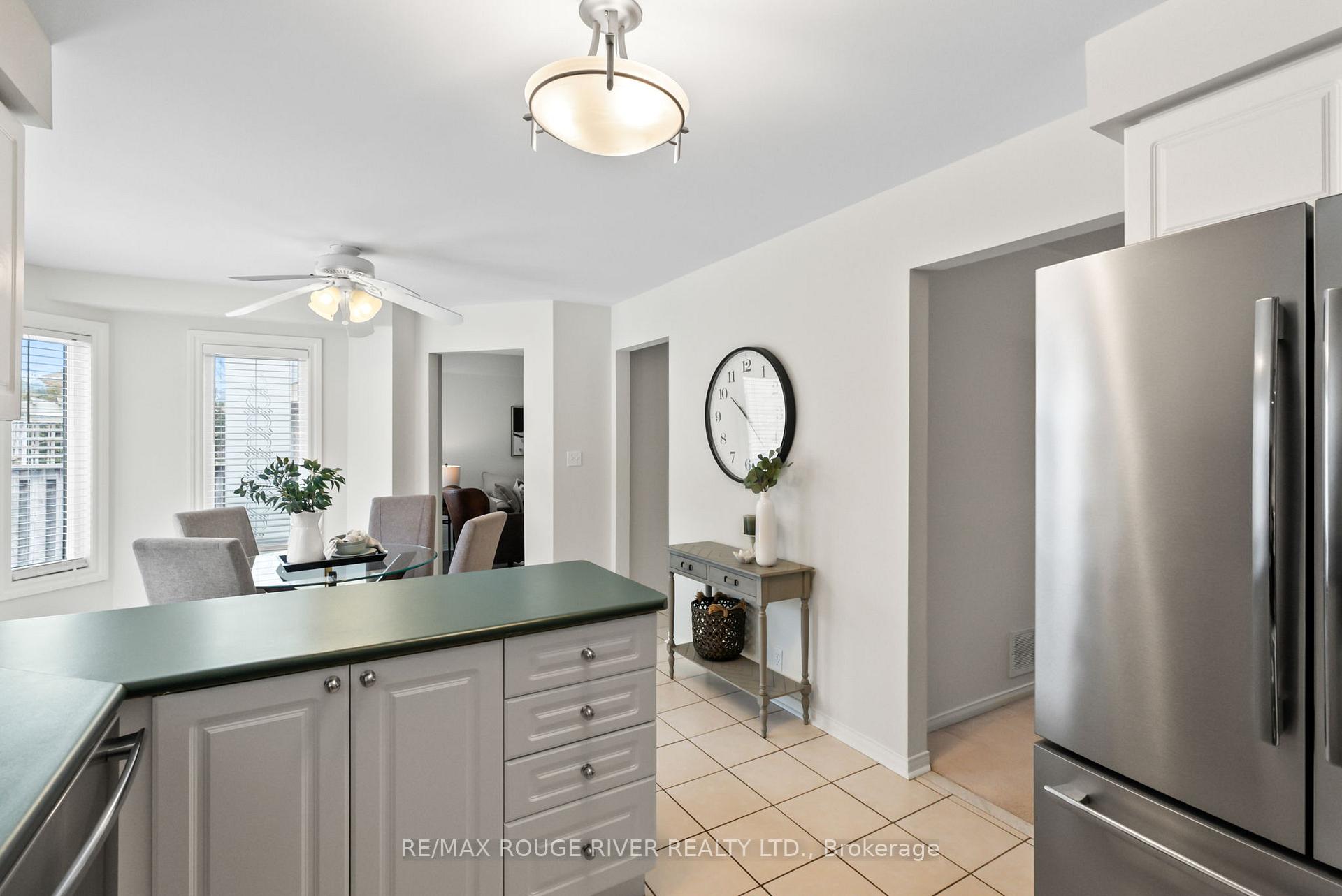 Photo 9 of 22 Valleywood Drive, Whitby, Williamsburg — HOMEH