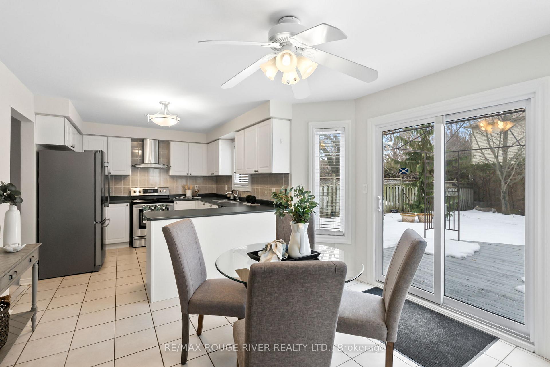Photo 11 of 22 Valleywood Drive, Whitby, Williamsburg — HOMEH