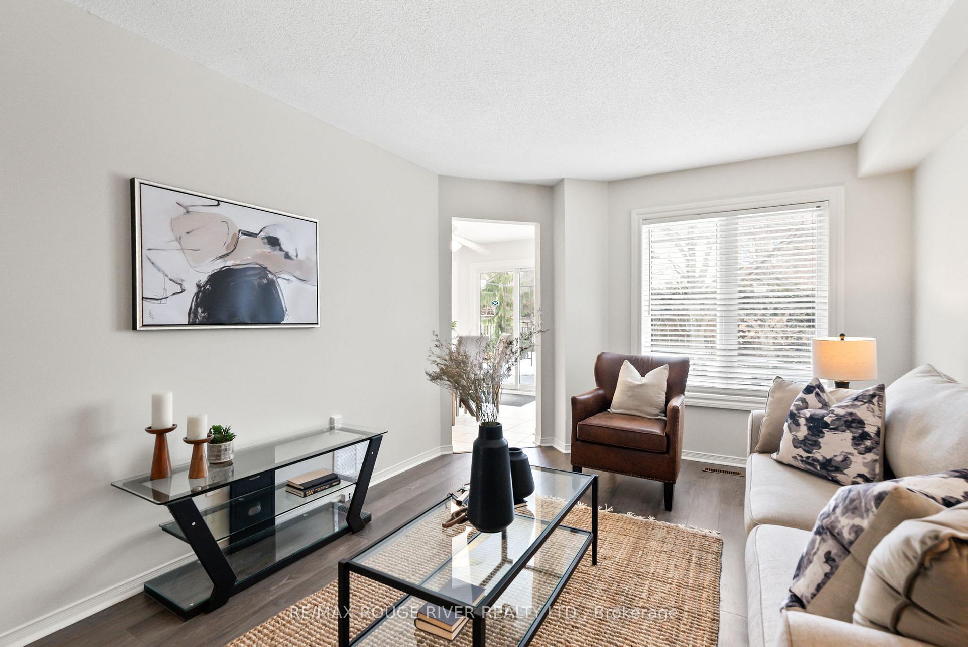 Photo 13 of 22 Valleywood Drive, Whitby, Williamsburg — HOMEH