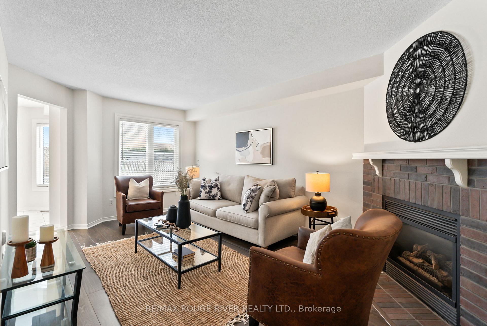 Photo 14 of 22 Valleywood Drive, Whitby, Williamsburg — HOMEH