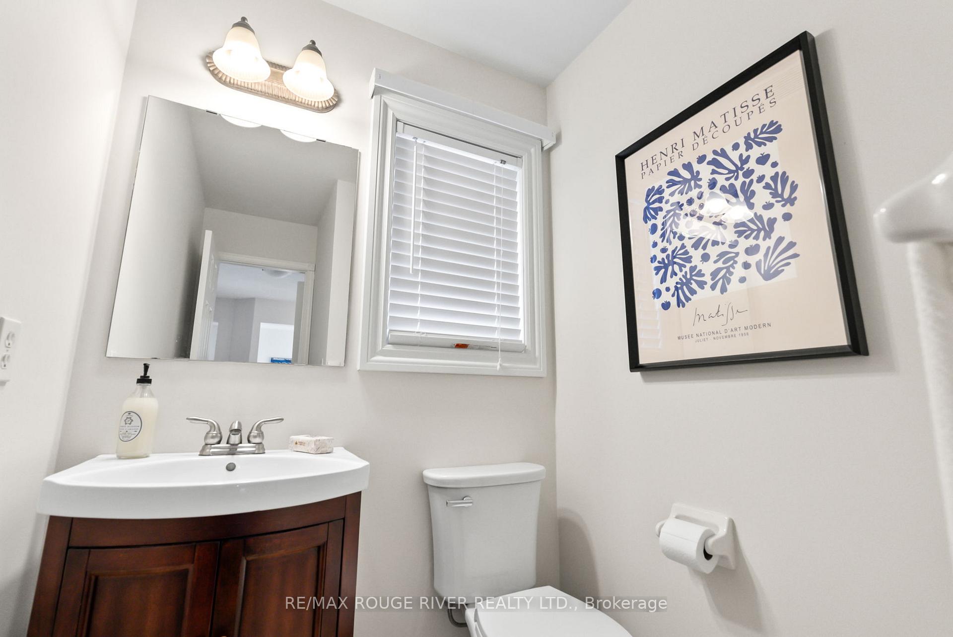 Photo 15 of 22 Valleywood Drive, Whitby, Williamsburg — HOMEH