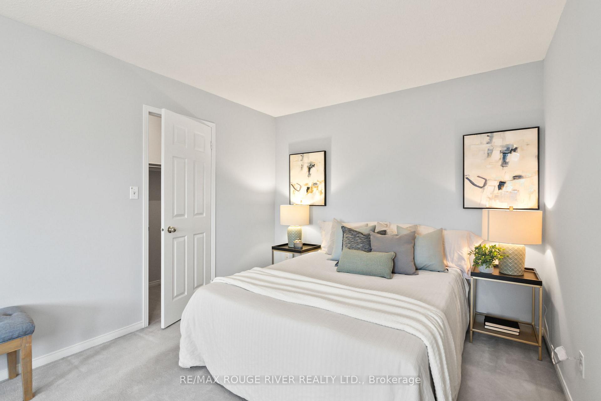 Photo 20 of 22 Valleywood Drive, Whitby, Williamsburg — HOMEH