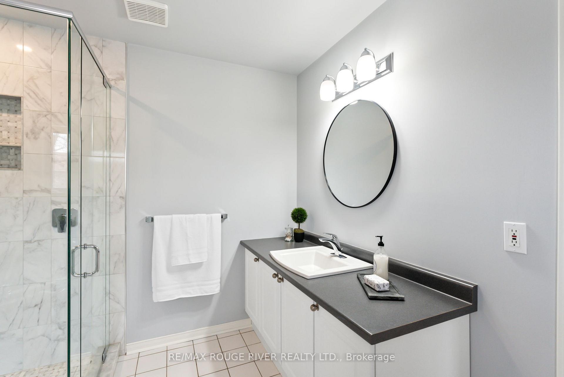 Photo 23 of 22 Valleywood Drive, Whitby, Williamsburg — HOMEH