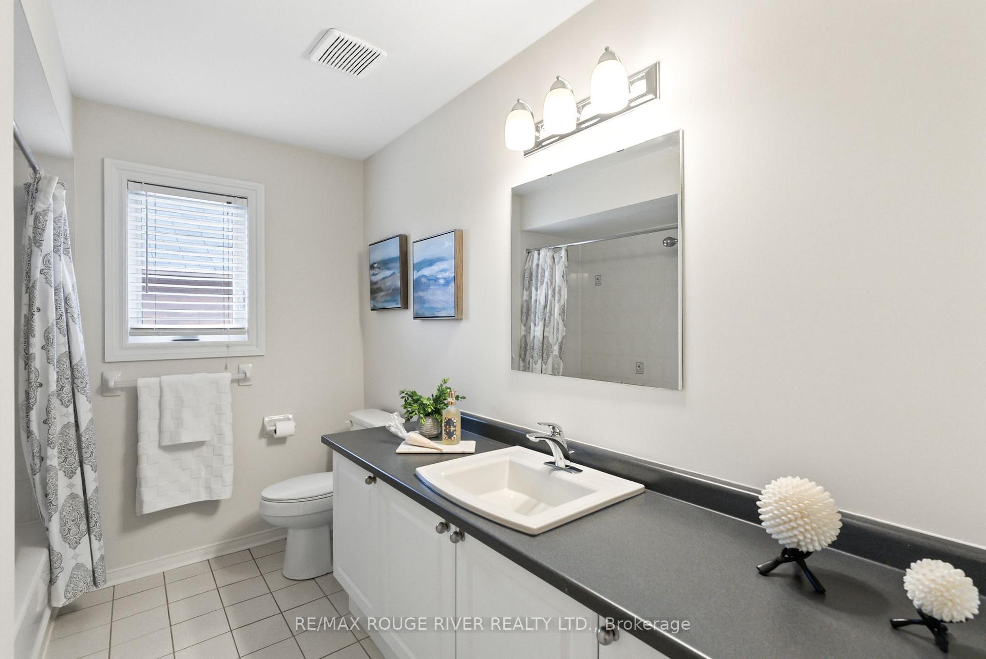 Photo 26 of 22 Valleywood Drive, Whitby, Williamsburg — HOMEH