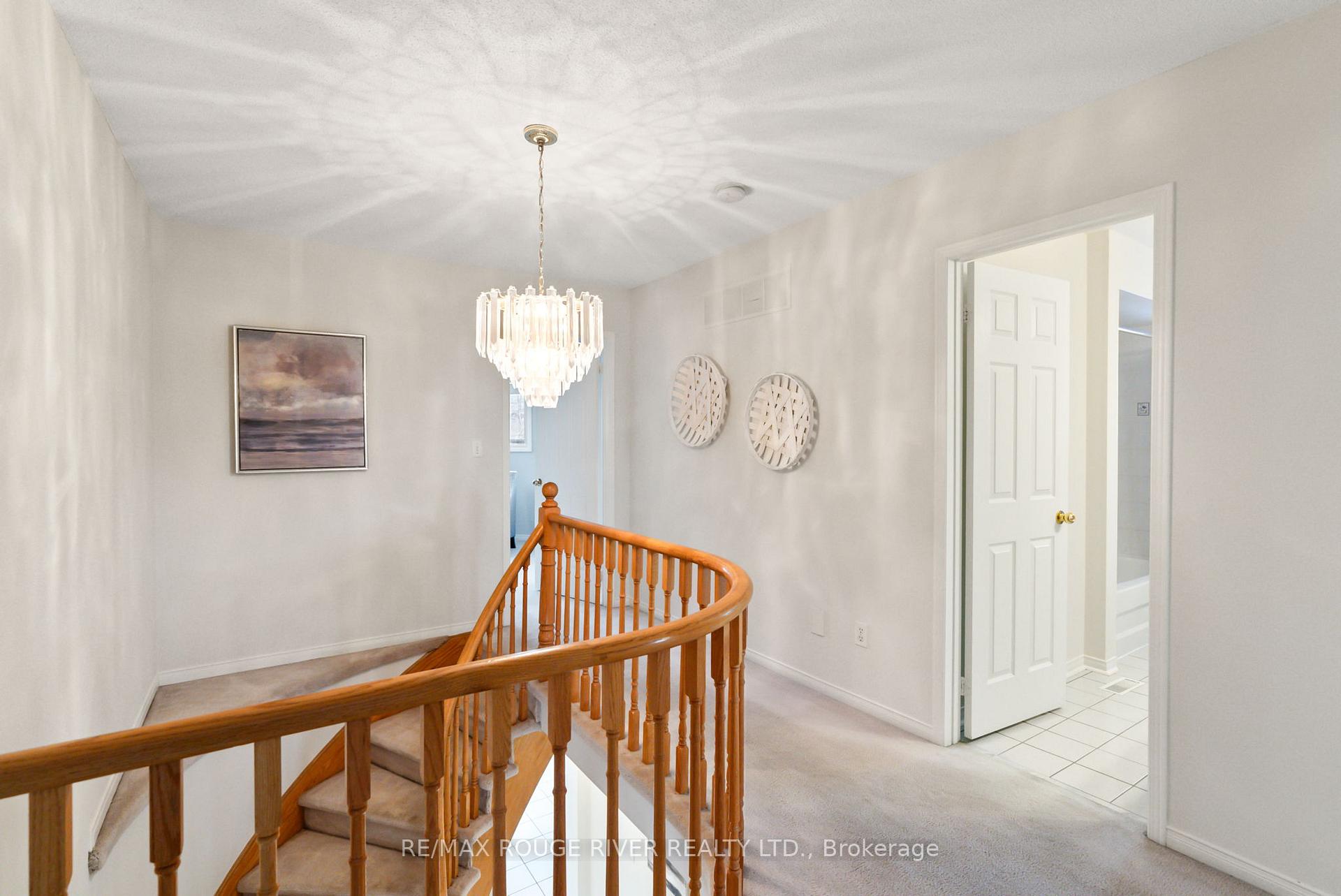 Photo 32 of 22 Valleywood Drive, Whitby, Williamsburg — HOMEH