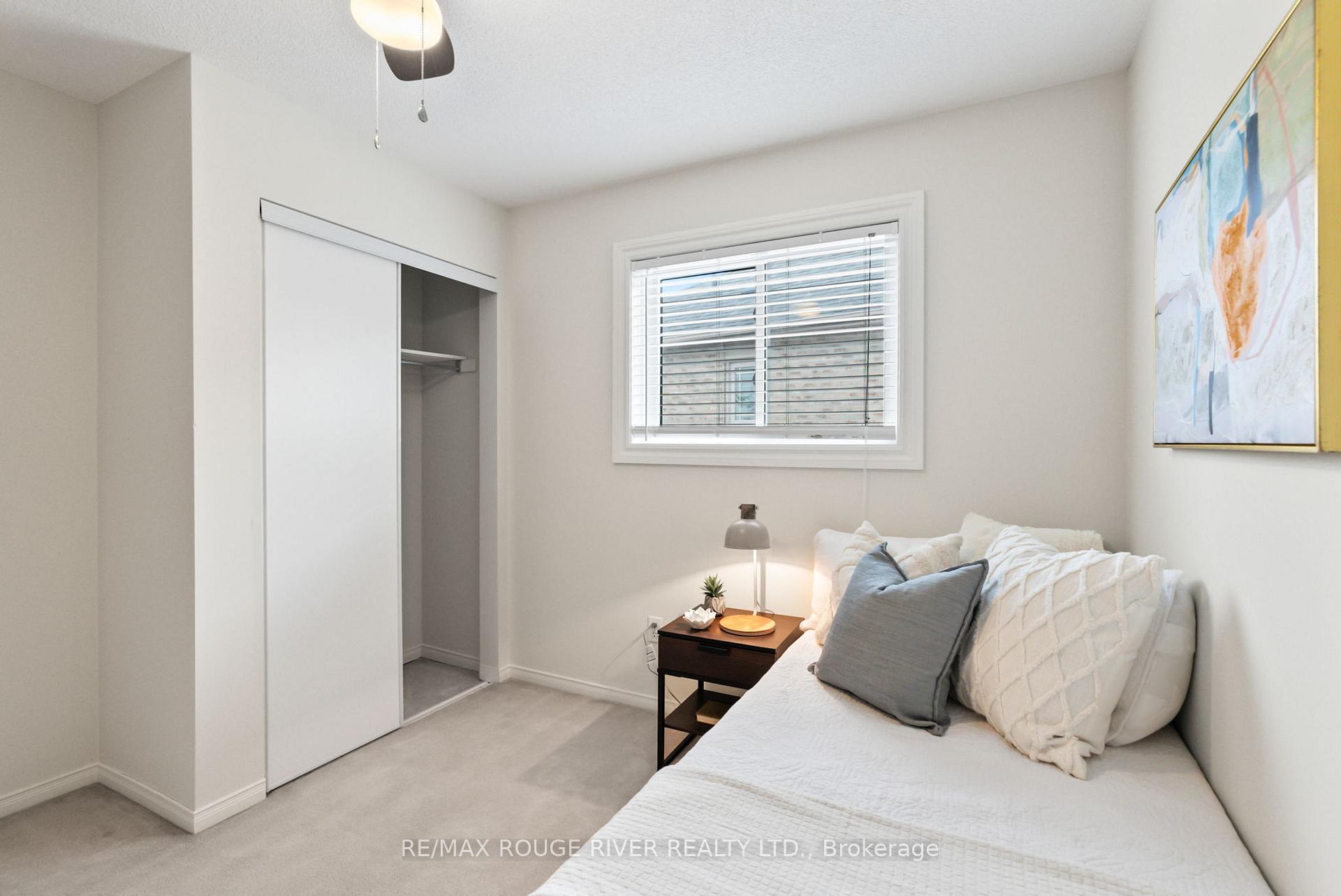 Photo 34 of 22 Valleywood Drive, Whitby, Williamsburg — HOMEH