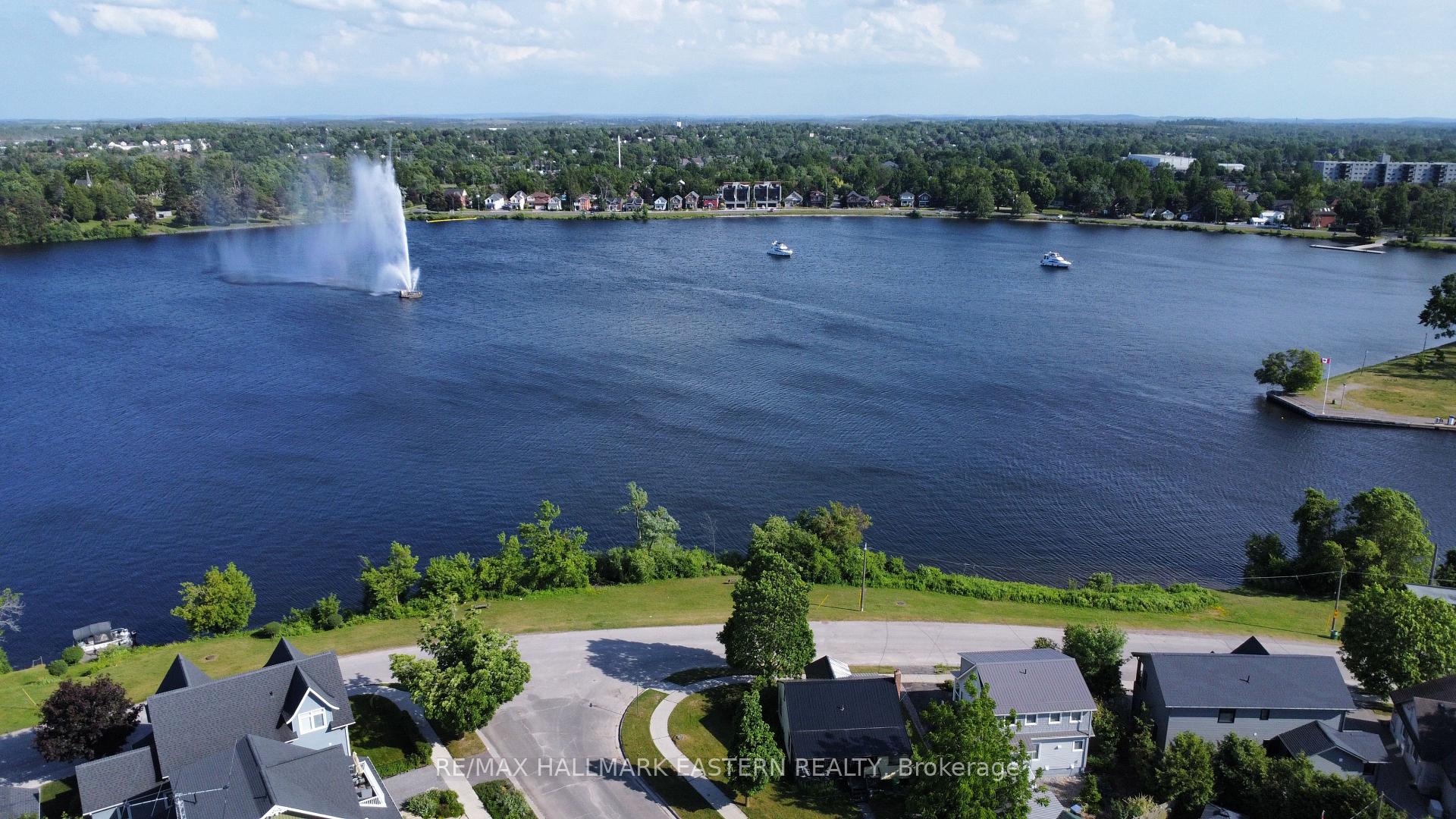 Photo 1 of 63 Edgewater Boulevard, Peterborough, Ashburnham Ward 4 — HOMEH