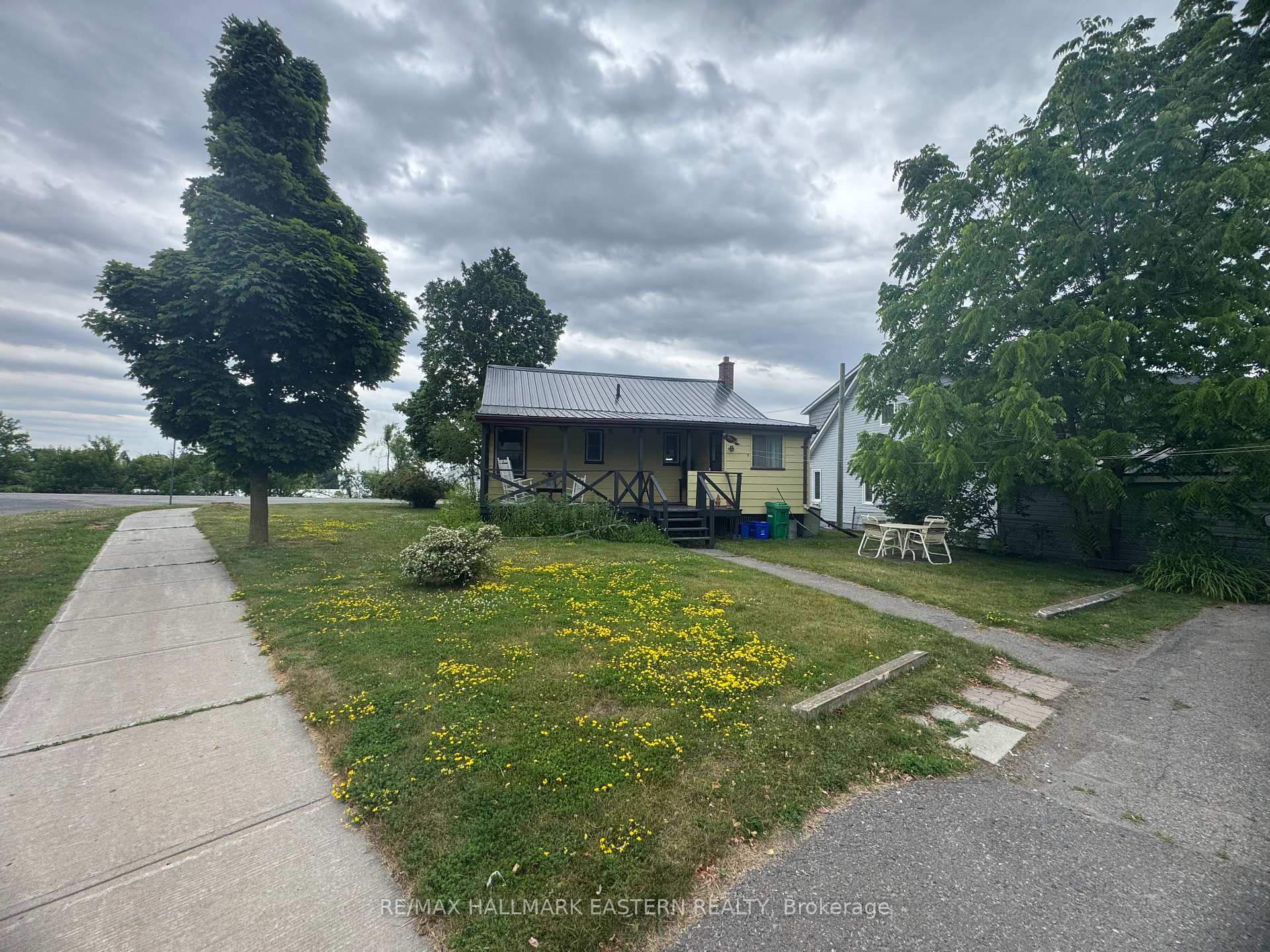 Photo 4 of 63 Edgewater Boulevard, Peterborough, Ashburnham Ward 4 — HOMEH