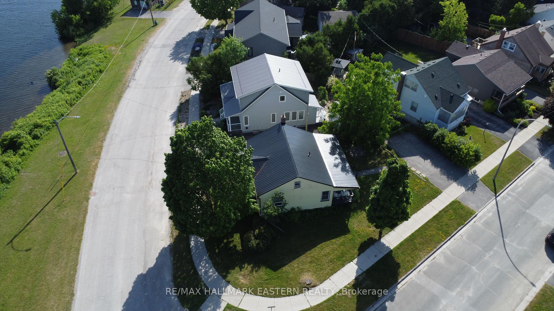 Photo 8 of 63 Edgewater Boulevard, Peterborough, Ashburnham Ward 4 — HOMEH