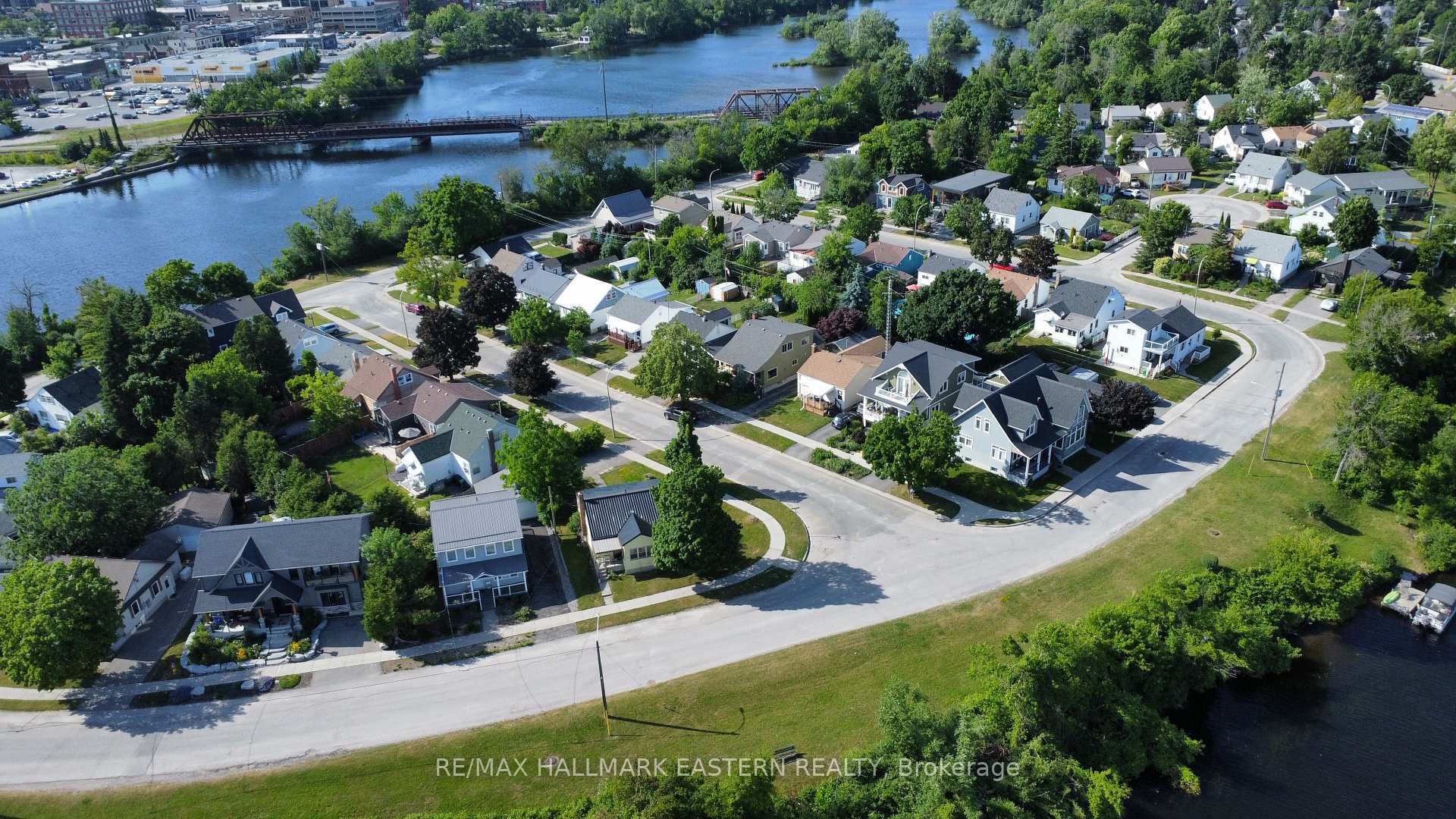 Photo 11 of 63 Edgewater Boulevard, Peterborough, Ashburnham Ward 4 — HOMEH