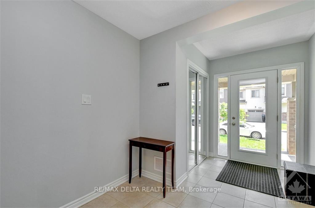 Photo 3 of 580 Catleaf Row, Ottawa, Avalon West — HOMEH