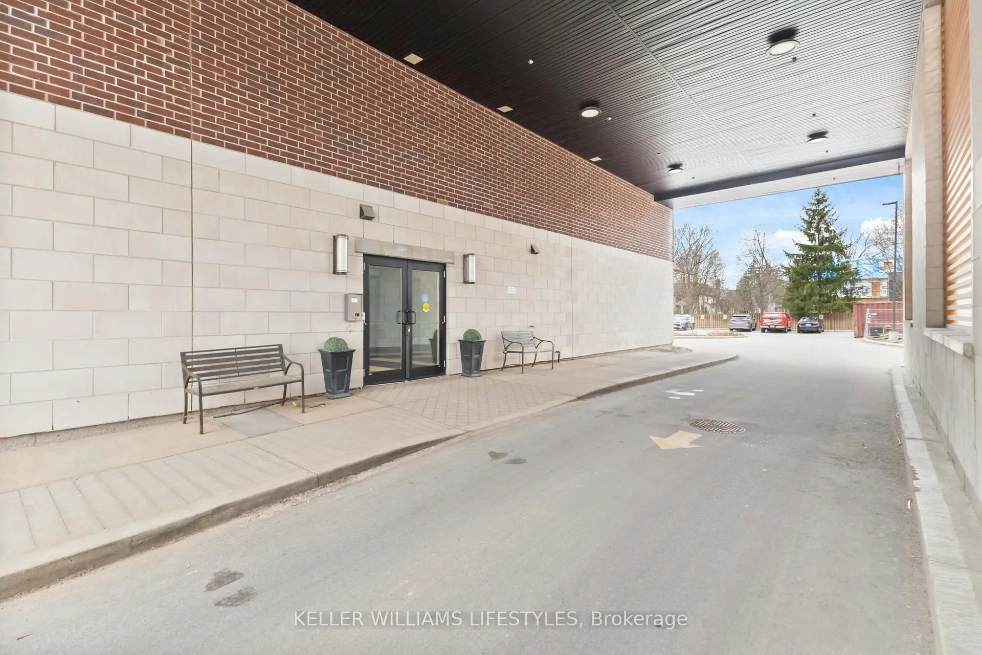Photo of Unit 305, 89 Ridout Street S