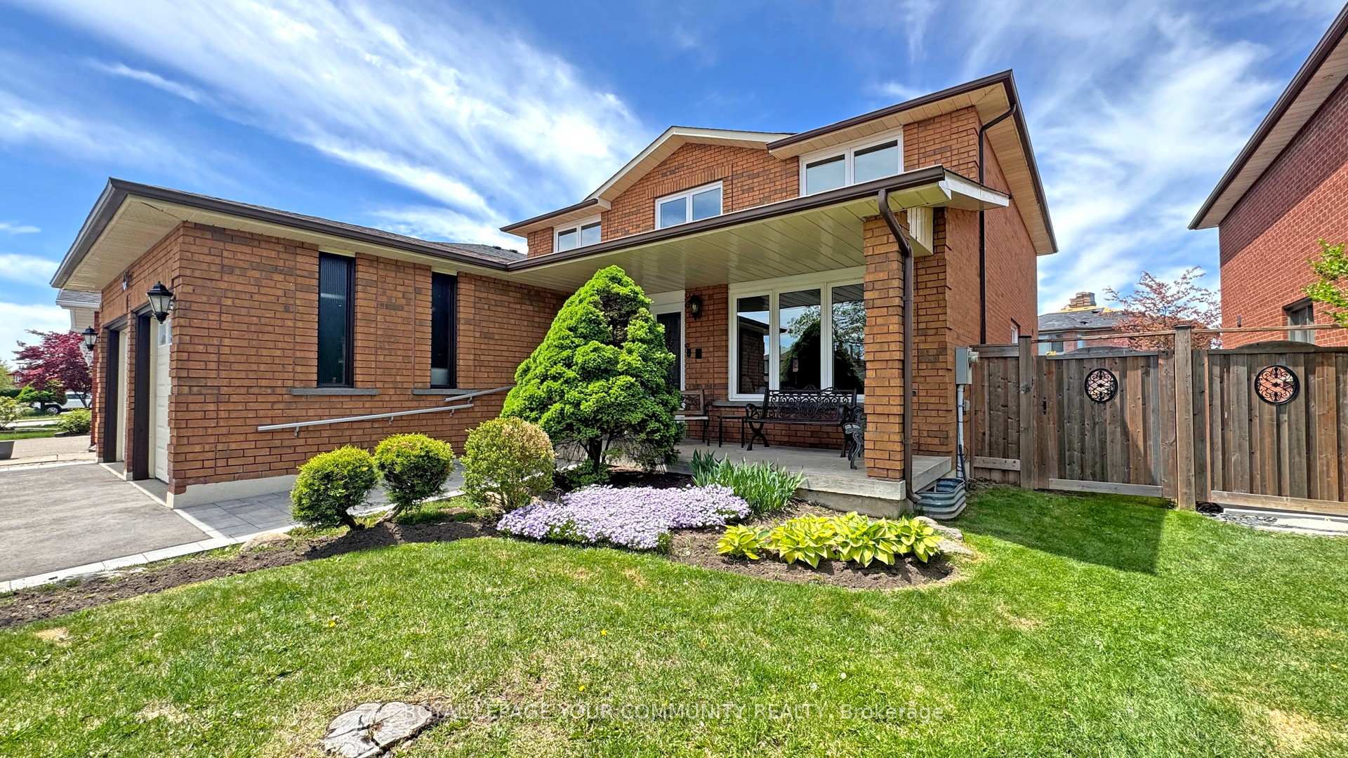 Photo 3 of 403 Belview Avenue, Vaughan, East Woodbridge — HOMEH