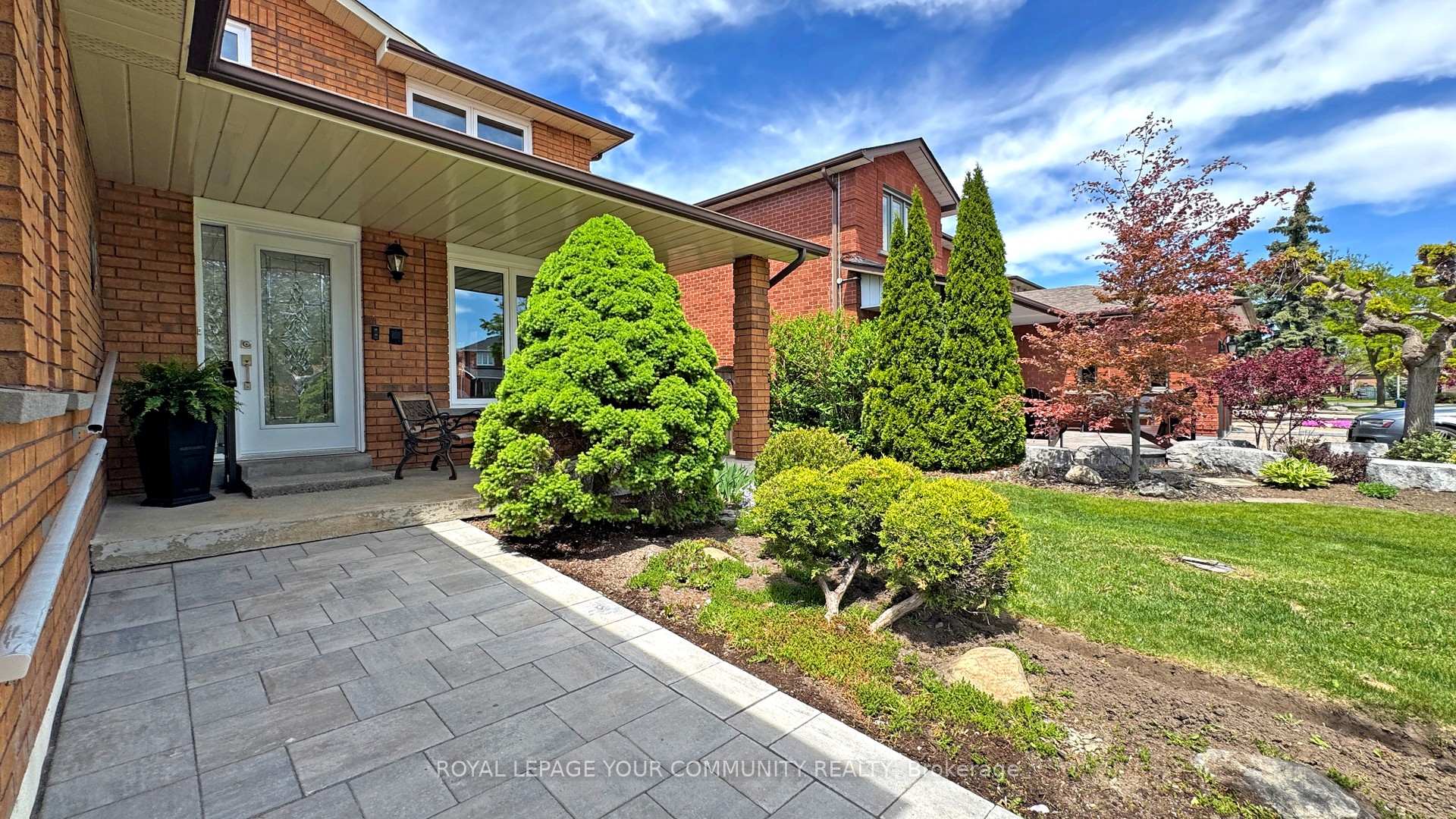 Photo 4 of 403 Belview Avenue, Vaughan, East Woodbridge — HOMEH