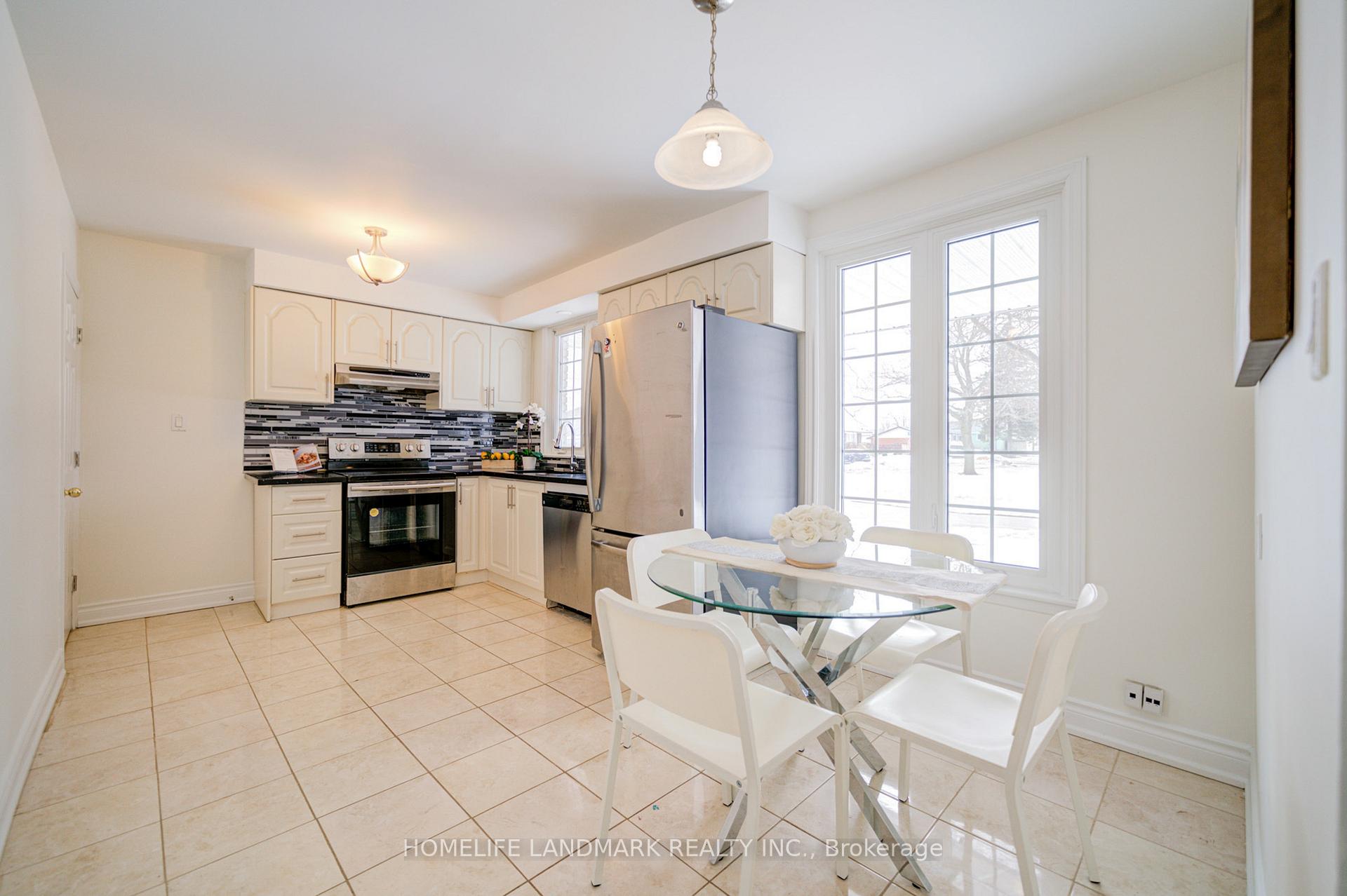 Photo 10 of 1323 Fundy Court, Oshawa, Lakeview — HOMEH