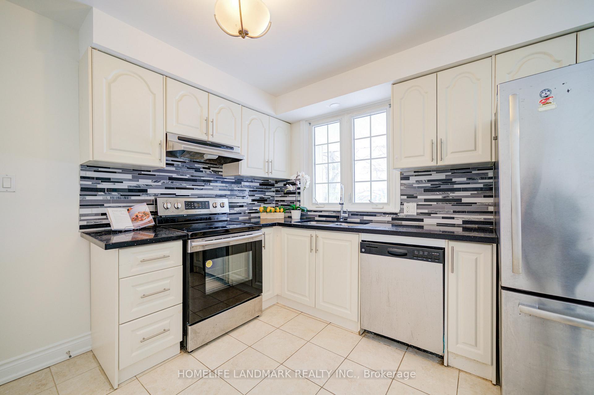 Photo 13 of 1323 Fundy Court, Oshawa, Lakeview — HOMEH
