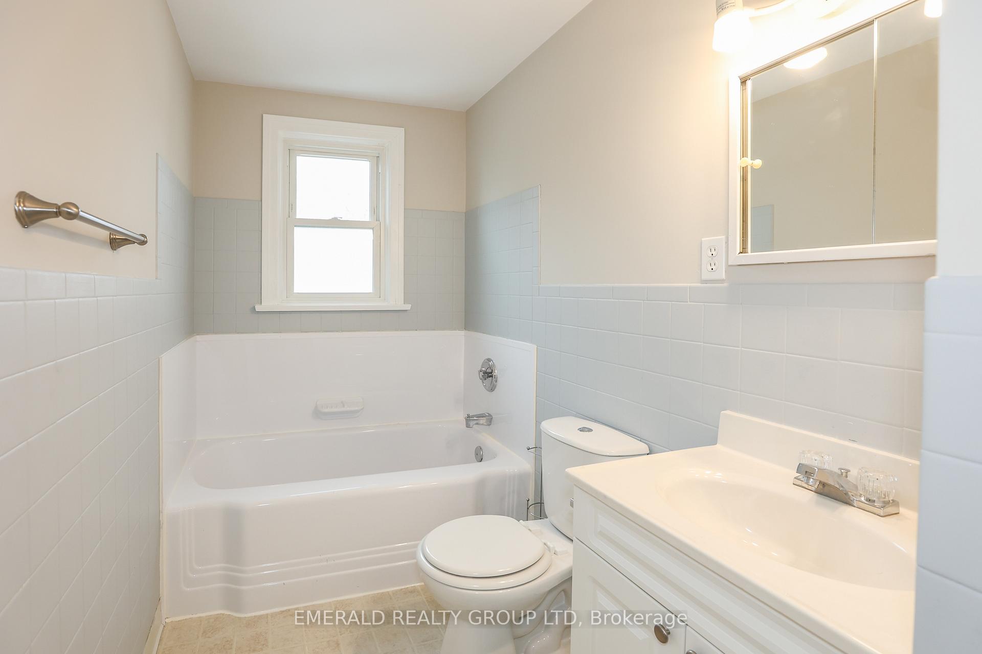 Photo 21 of 28 Rosewood Avenue, Welland, Prince Charles — HOMEH