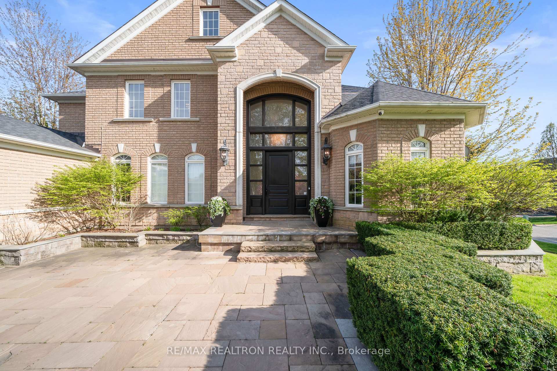Photo 6 of 147 Laurentian Boulevard, Vaughan, Rural Vaughan — HOMEH