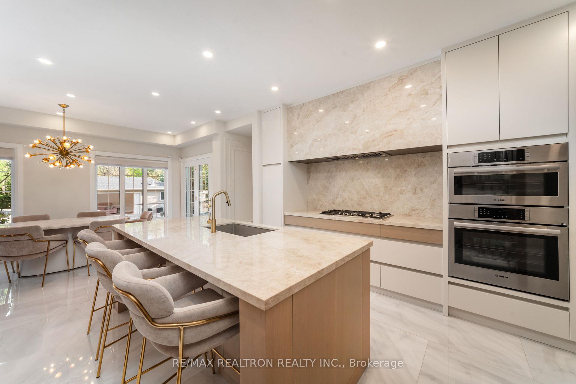 Photo 9 of 147 Laurentian Boulevard, Vaughan, Rural Vaughan — HOMEH