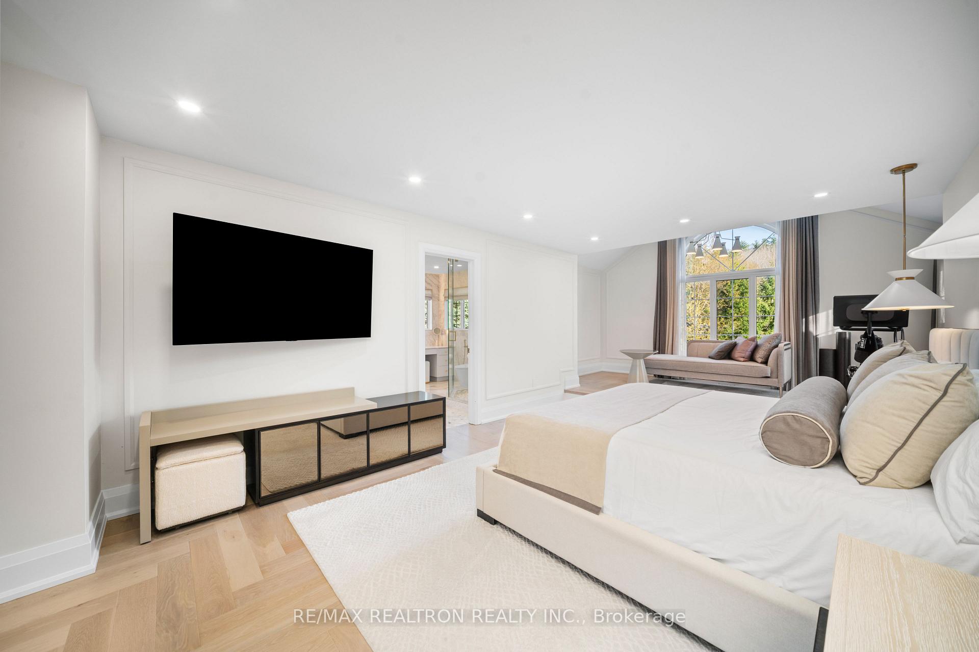 Photo 24 of 147 Laurentian Boulevard, Vaughan, Rural Vaughan — HOMEH