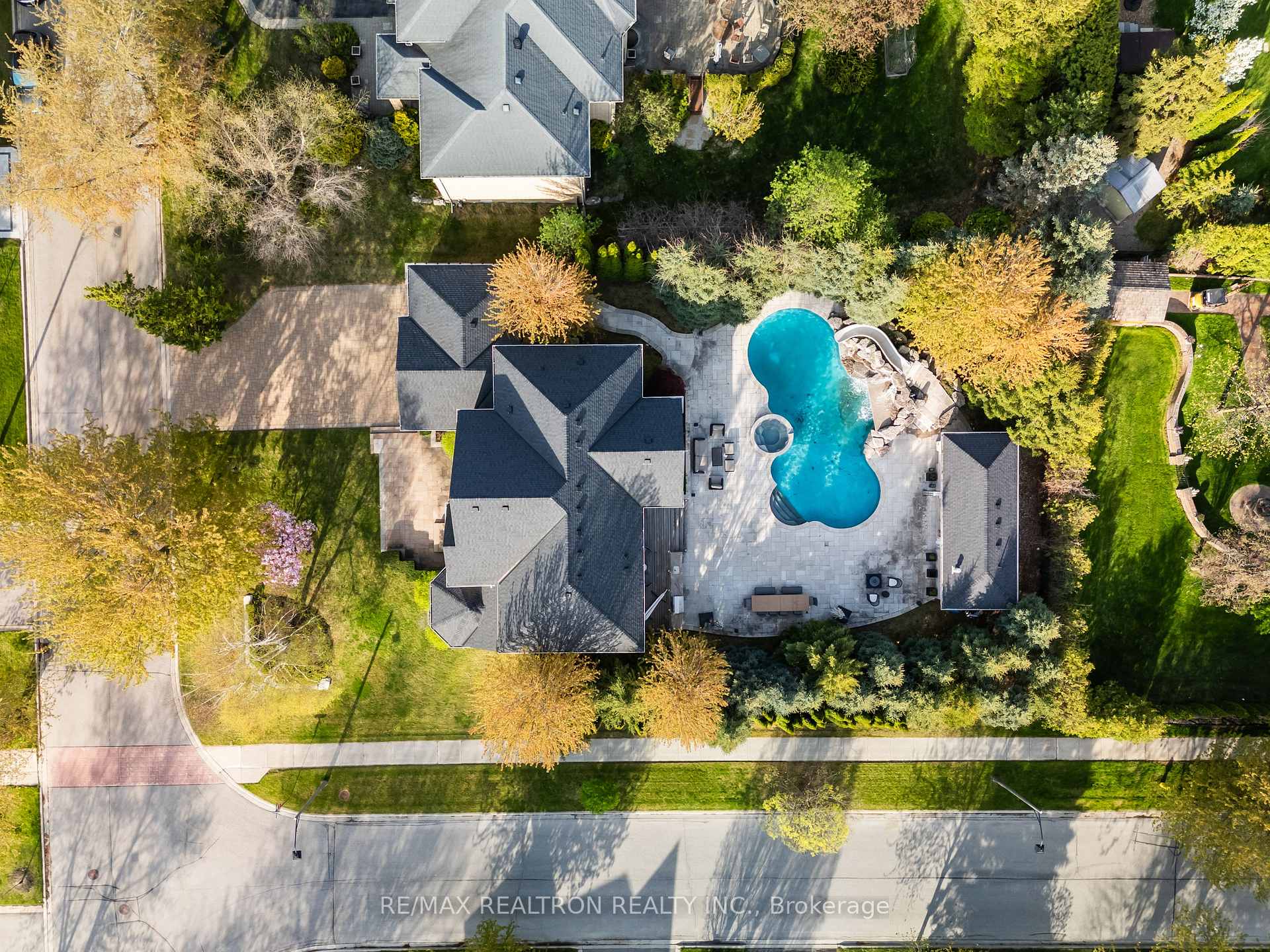 Photo 49 of 147 Laurentian Boulevard, Vaughan, Rural Vaughan — HOMEH