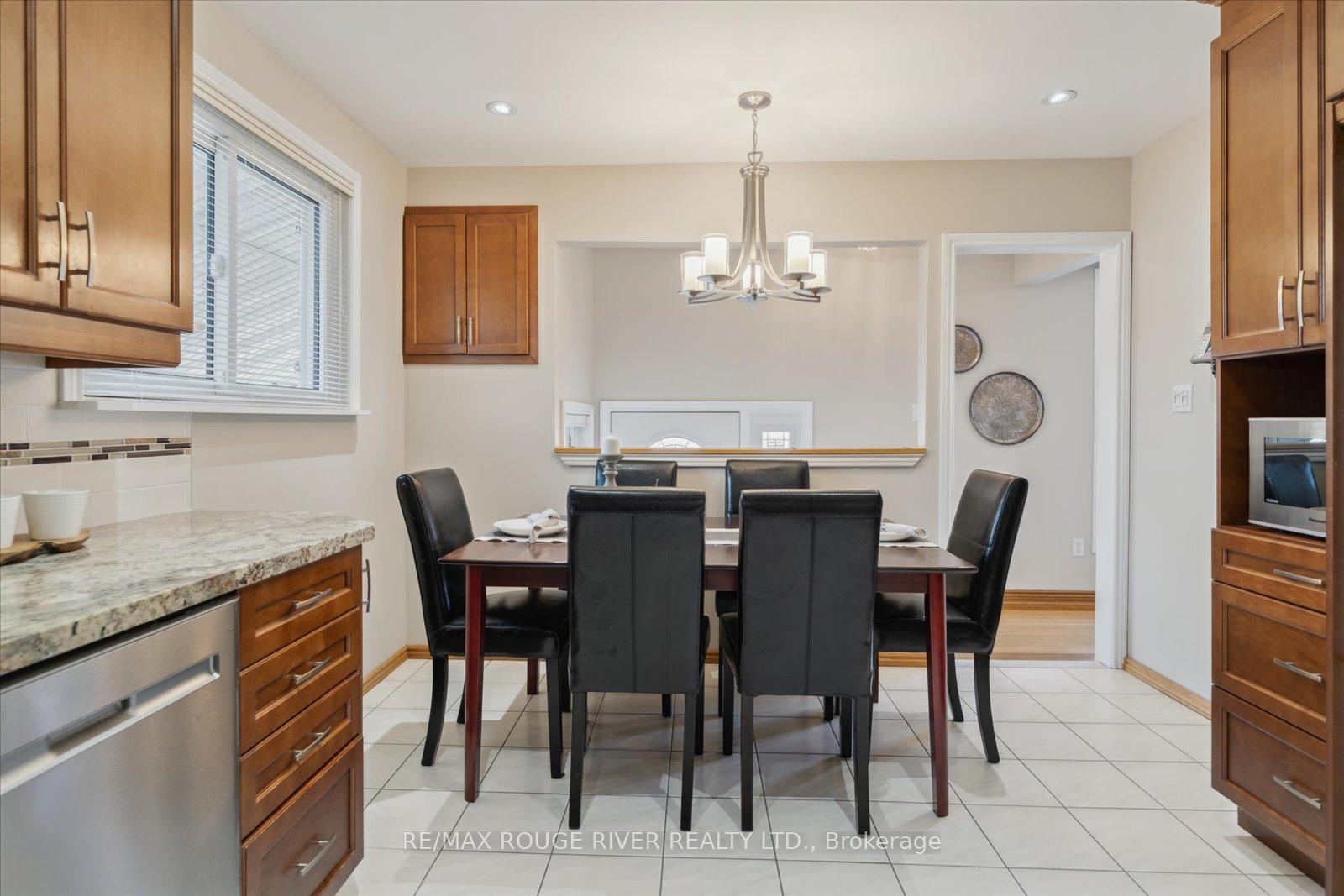 Photo 10 of 270 Labrador Drive, Oshawa, Donevan — HOMEH