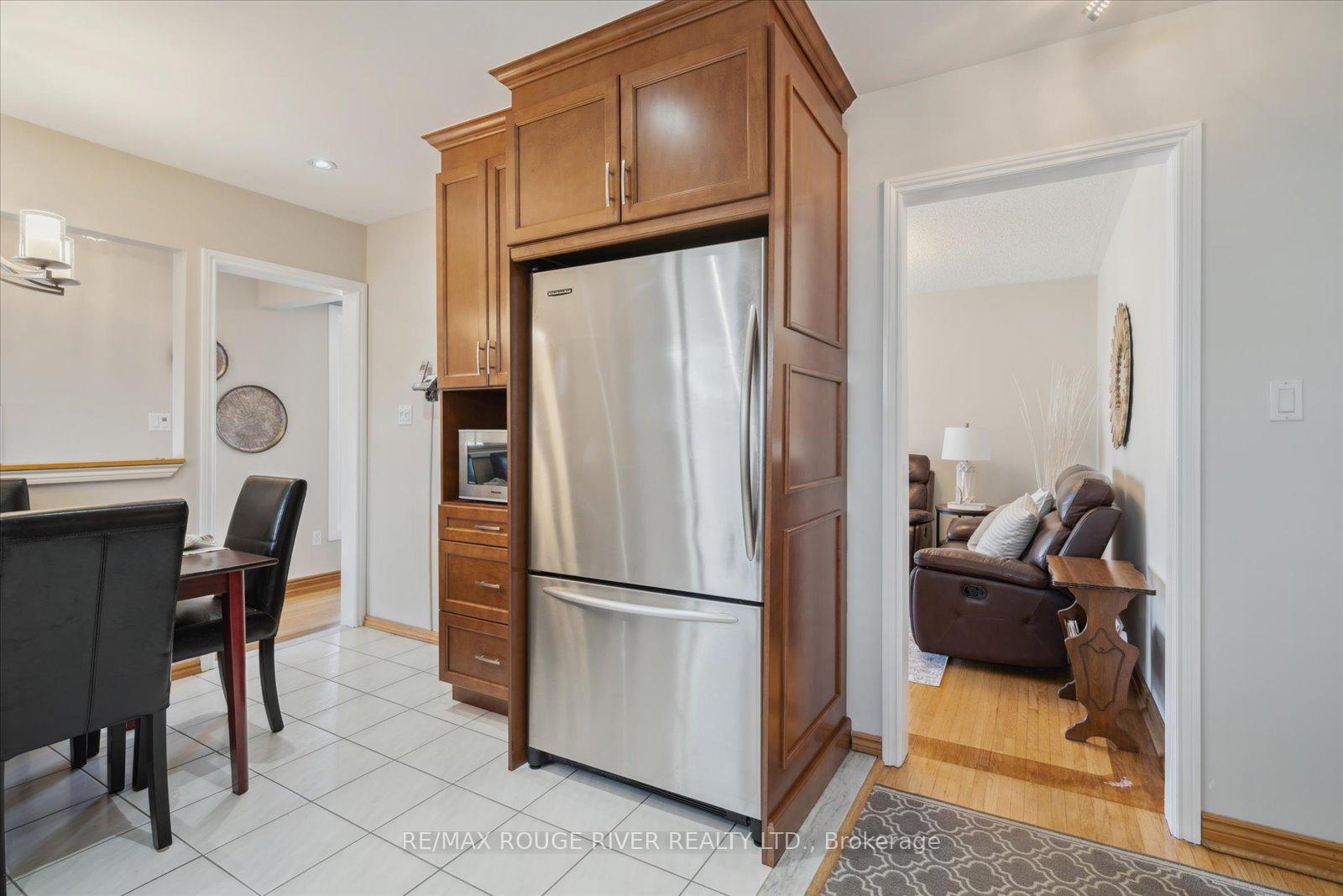 Photo 13 of 270 Labrador Drive, Oshawa, Donevan — HOMEH
