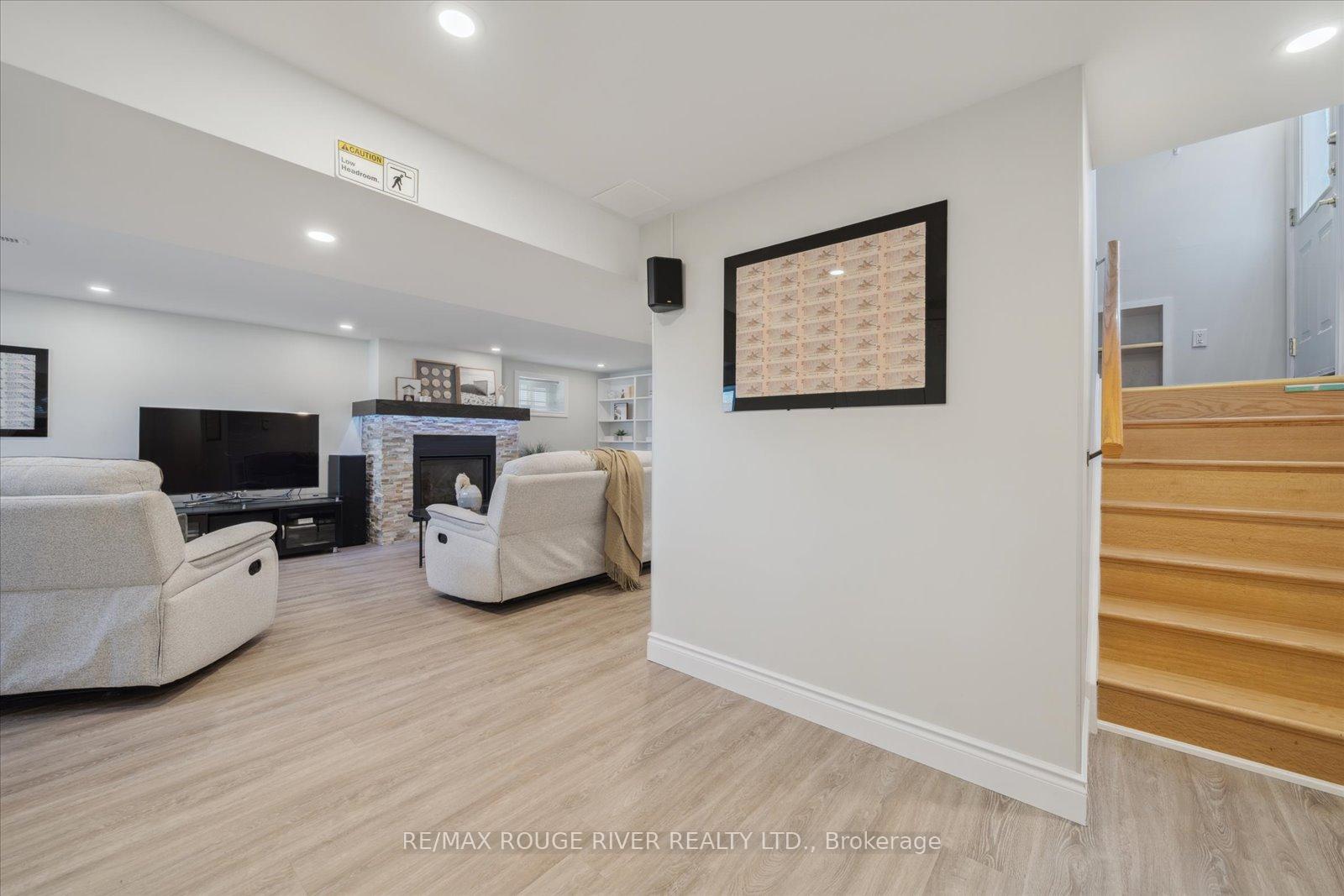Photo 24 of 270 Labrador Drive, Oshawa, Donevan — HOMEH