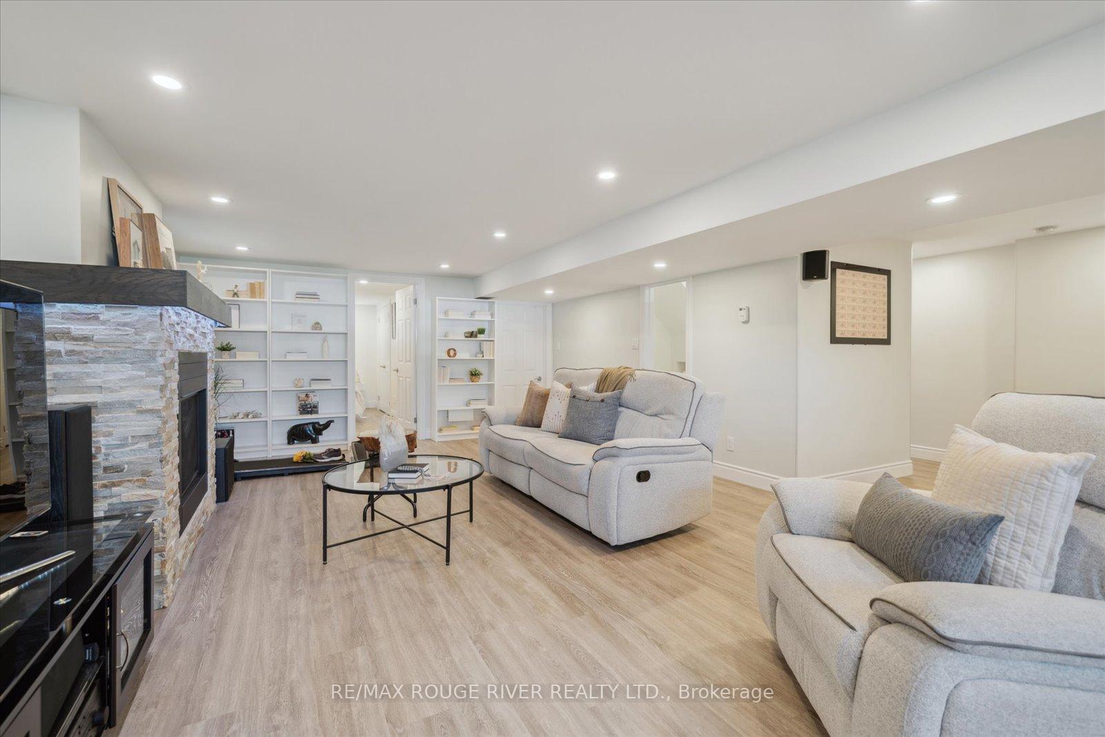 Photo 26 of 270 Labrador Drive, Oshawa, Donevan — HOMEH