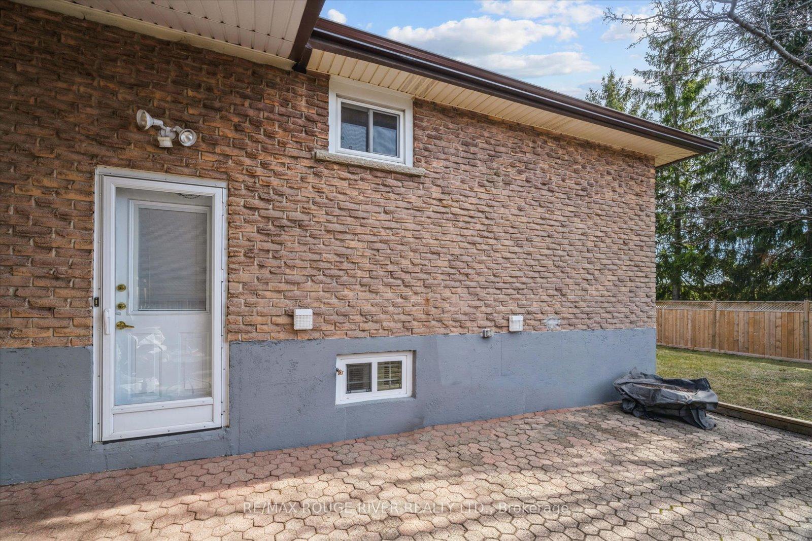 Photo 37 of 270 Labrador Drive, Oshawa, Donevan — HOMEH
