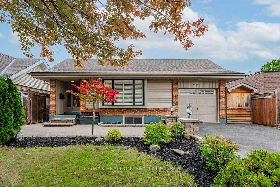 Photo 2 of 7 Cardiff Court, Whitby, Lynde Creek — HOMEH
