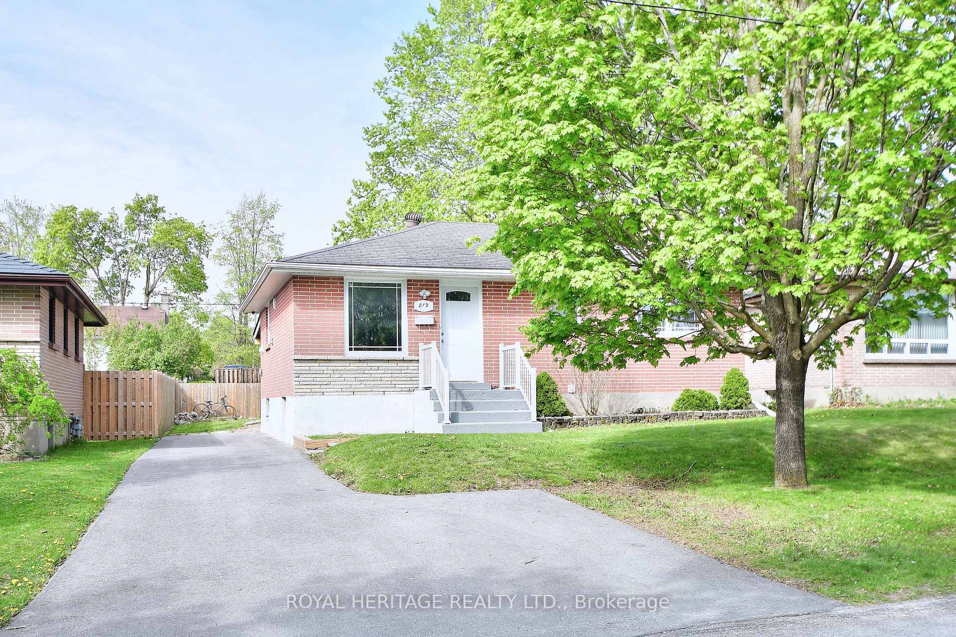 Photo 1 of 819 Brookdale Crescent, Peterborough, Northcrest Ward 5 — HOMEH