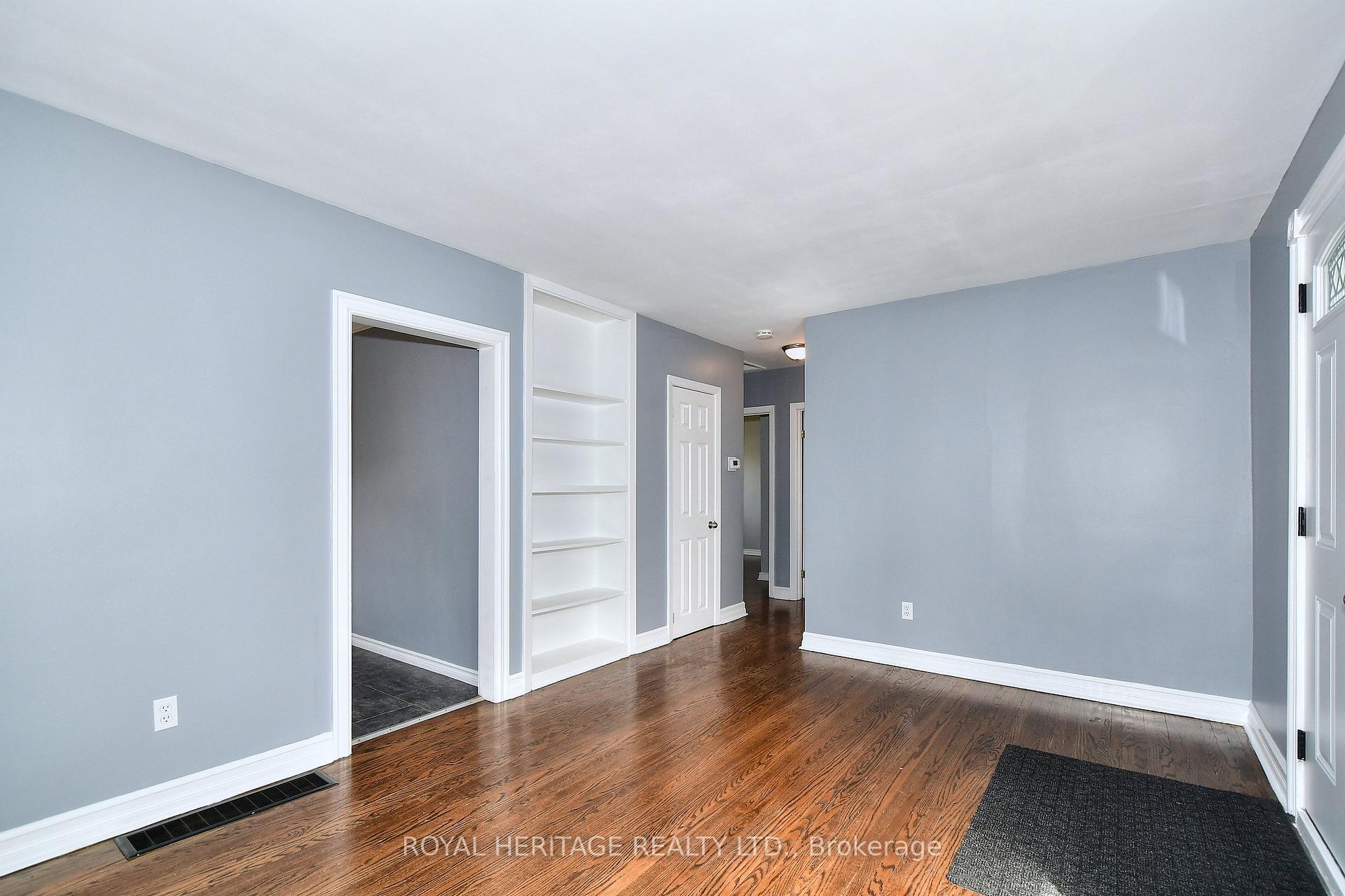 Photo 5 of 819 Brookdale Crescent, Peterborough, Northcrest Ward 5 — HOMEH