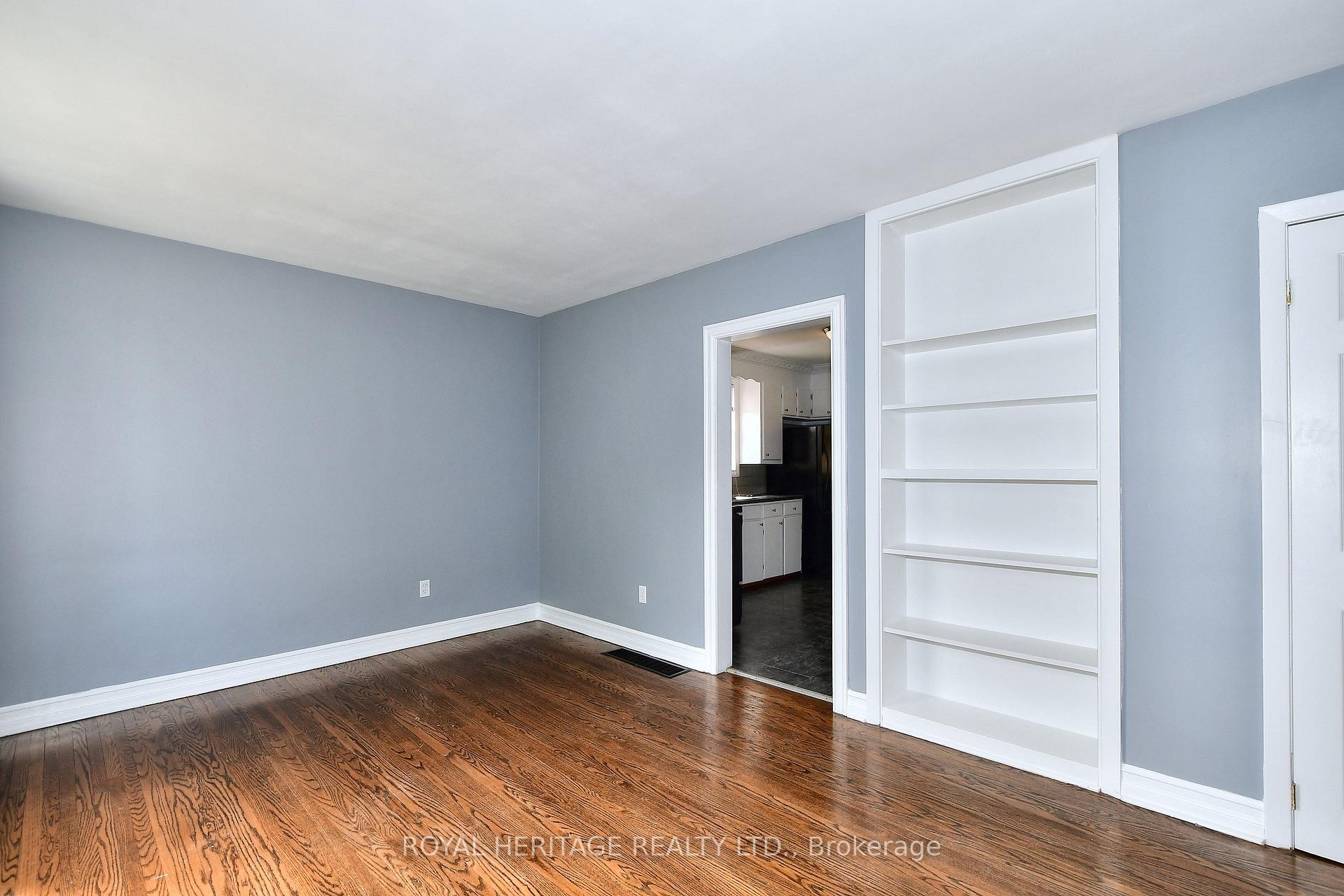 Photo 7 of 819 Brookdale Crescent, Peterborough, Northcrest Ward 5 — HOMEH