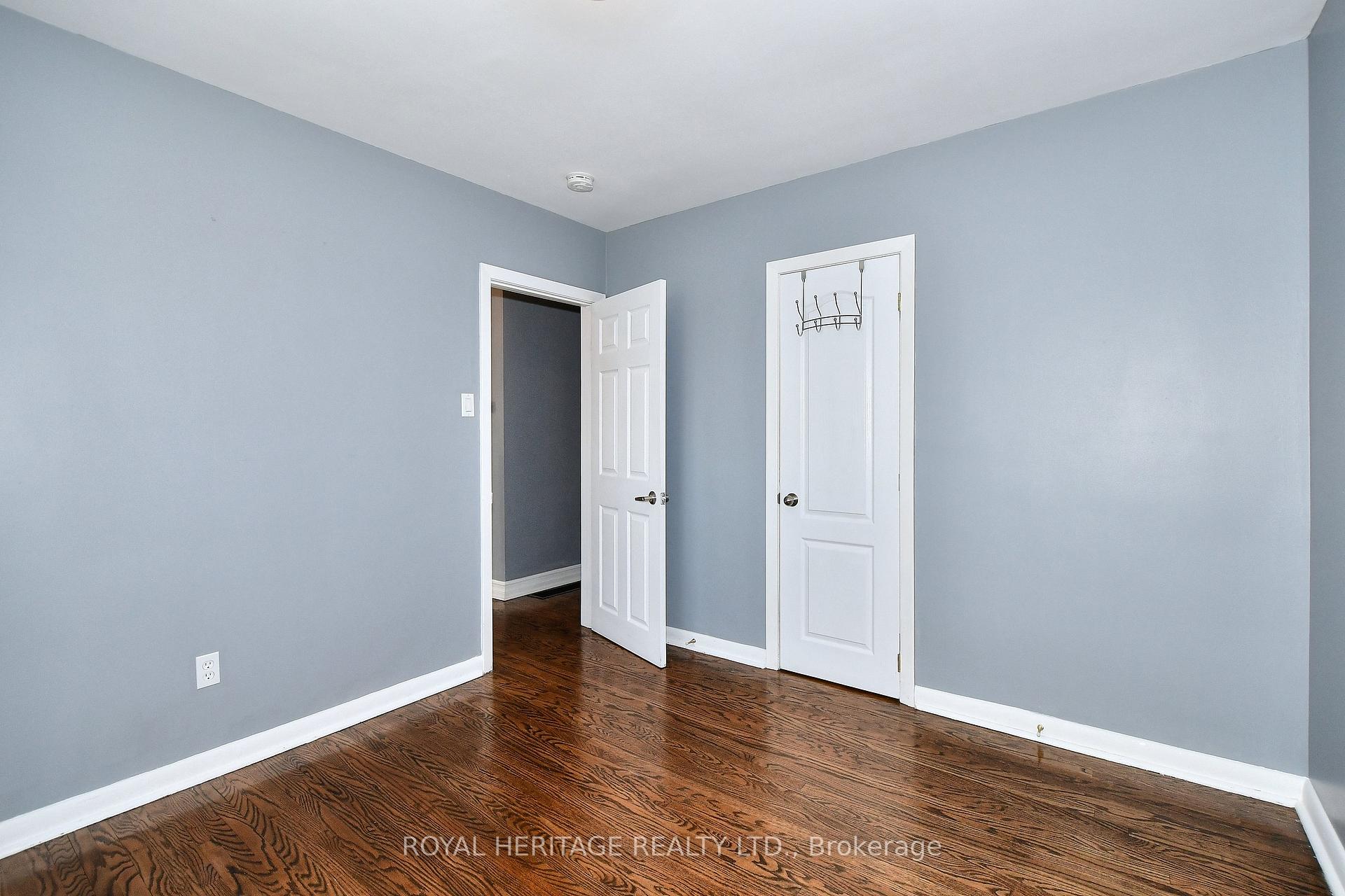 Photo 11 of 819 Brookdale Crescent, Peterborough, Northcrest Ward 5 — HOMEH