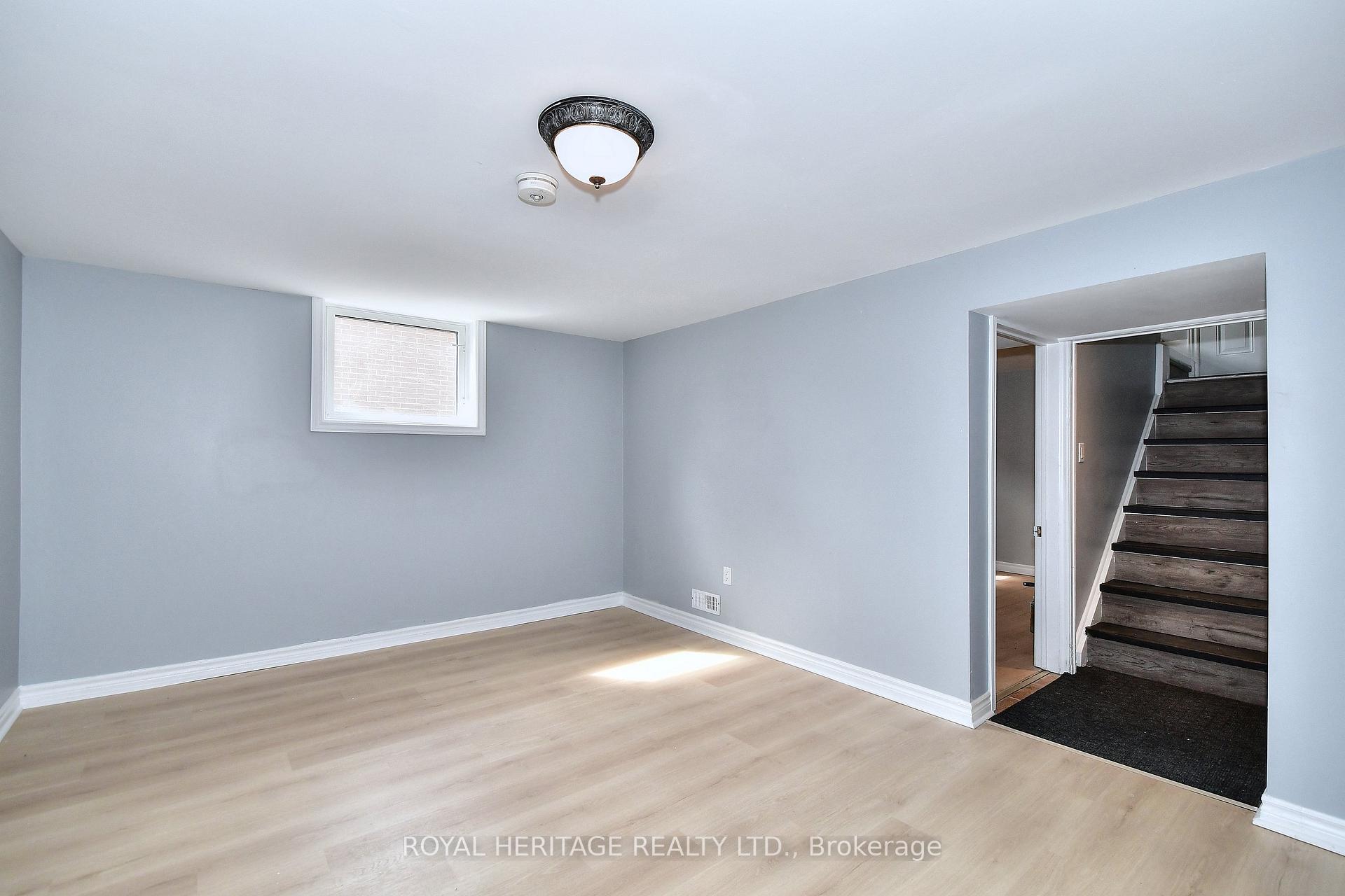 Photo 17 of 819 Brookdale Crescent, Peterborough, Northcrest Ward 5 — HOMEH