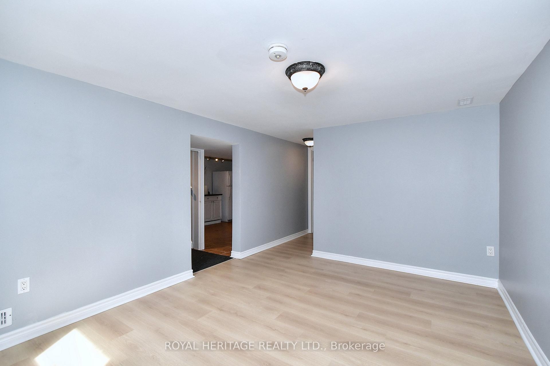 Photo 20 of 819 Brookdale Crescent, Peterborough, Northcrest Ward 5 — HOMEH