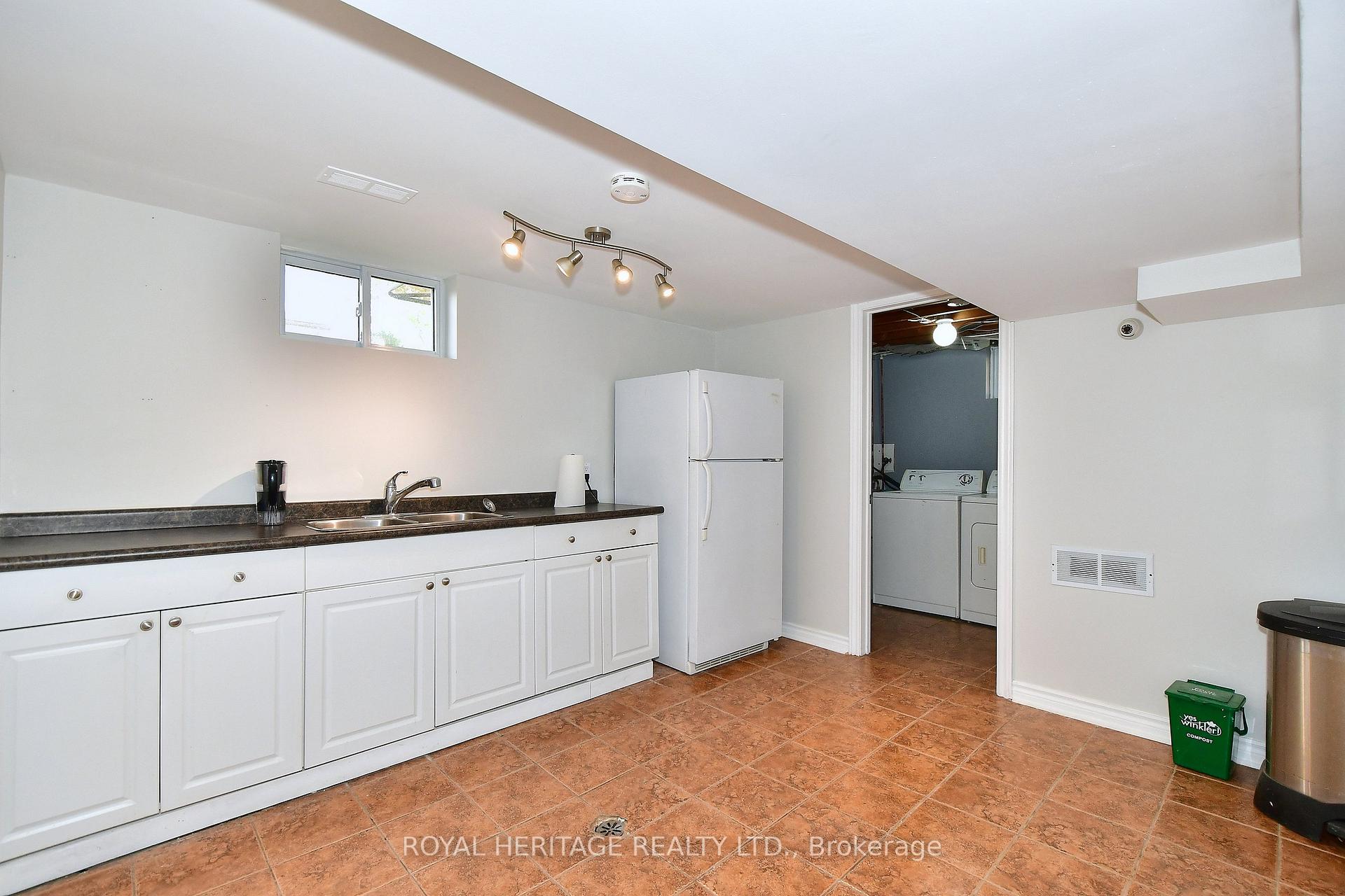 Photo 21 of 819 Brookdale Crescent, Peterborough, Northcrest Ward 5 — HOMEH
