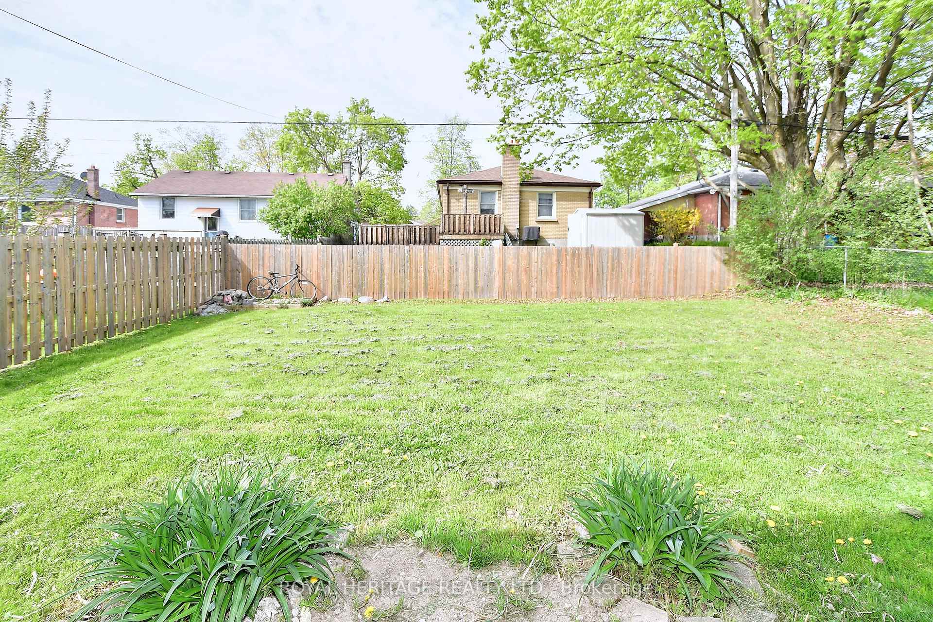 Photo 28 of 819 Brookdale Crescent, Peterborough, Northcrest Ward 5 — HOMEH