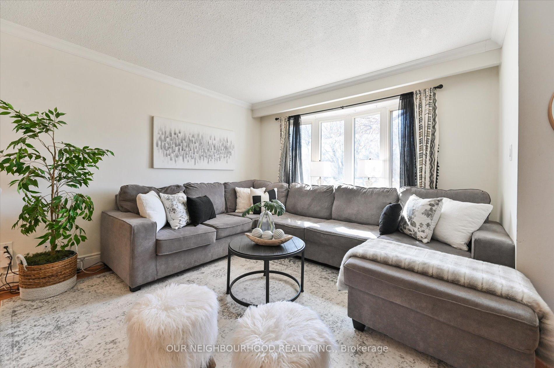 Photo 4 of 241 Durham Street, Oshawa, Vanier — HOMEH