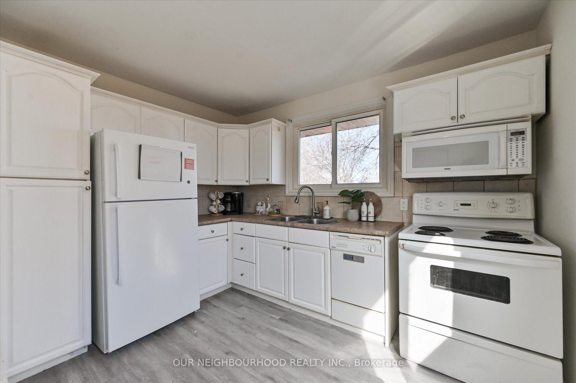 Photo 10 of 241 Durham Street, Oshawa, Vanier — HOMEH