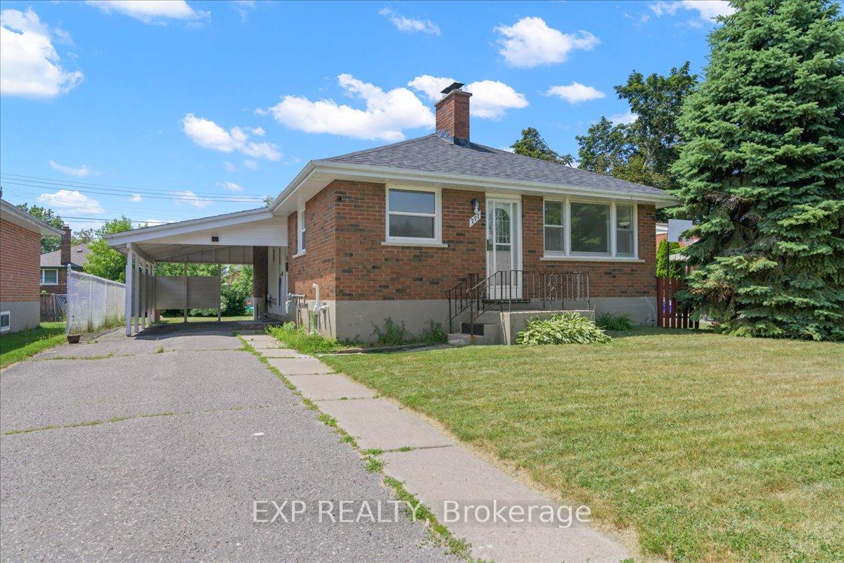 Photo 3 of 777 Barbara Crescent, Peterborough, Otonabee Ward 1 — HOMEH